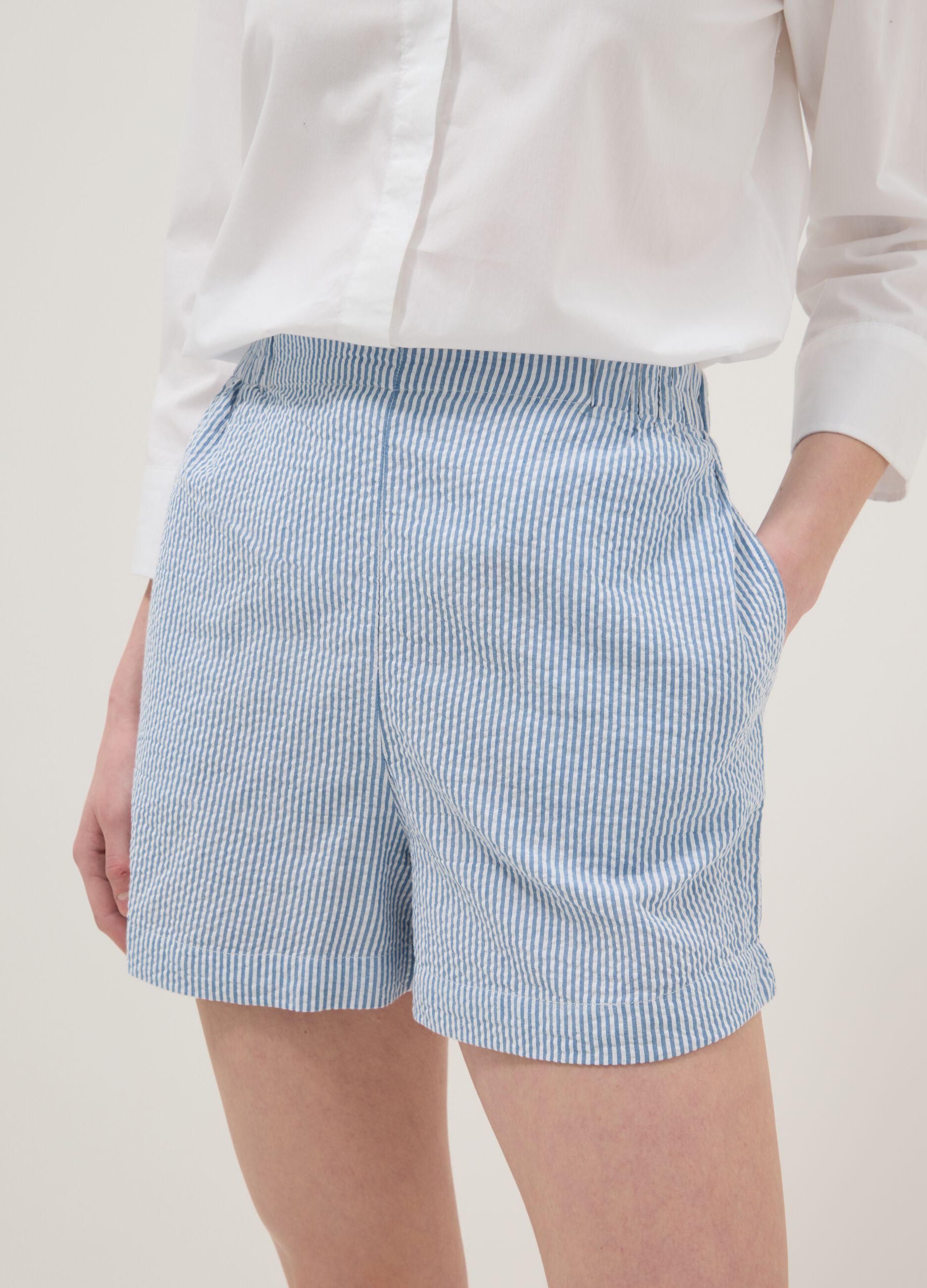 Regular-fit pure cotton shorts with yellow and white stripes