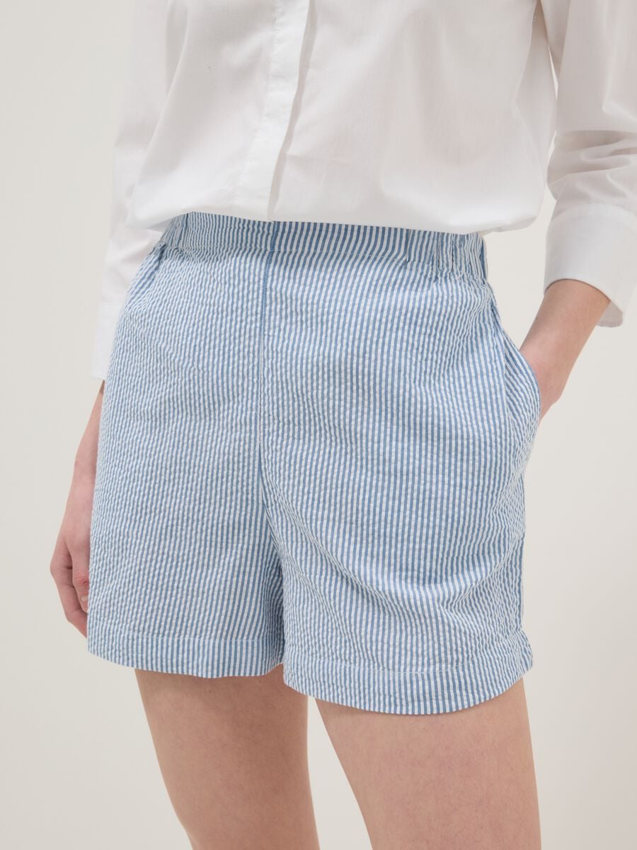 Regular-fit pure cotton shorts with yellow and white stripes_3