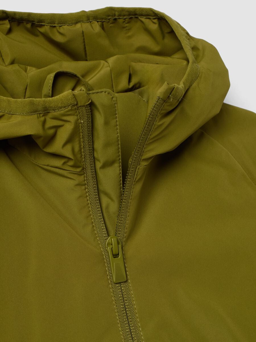Green kids&rsquo; rain jacket with hood and zip_3