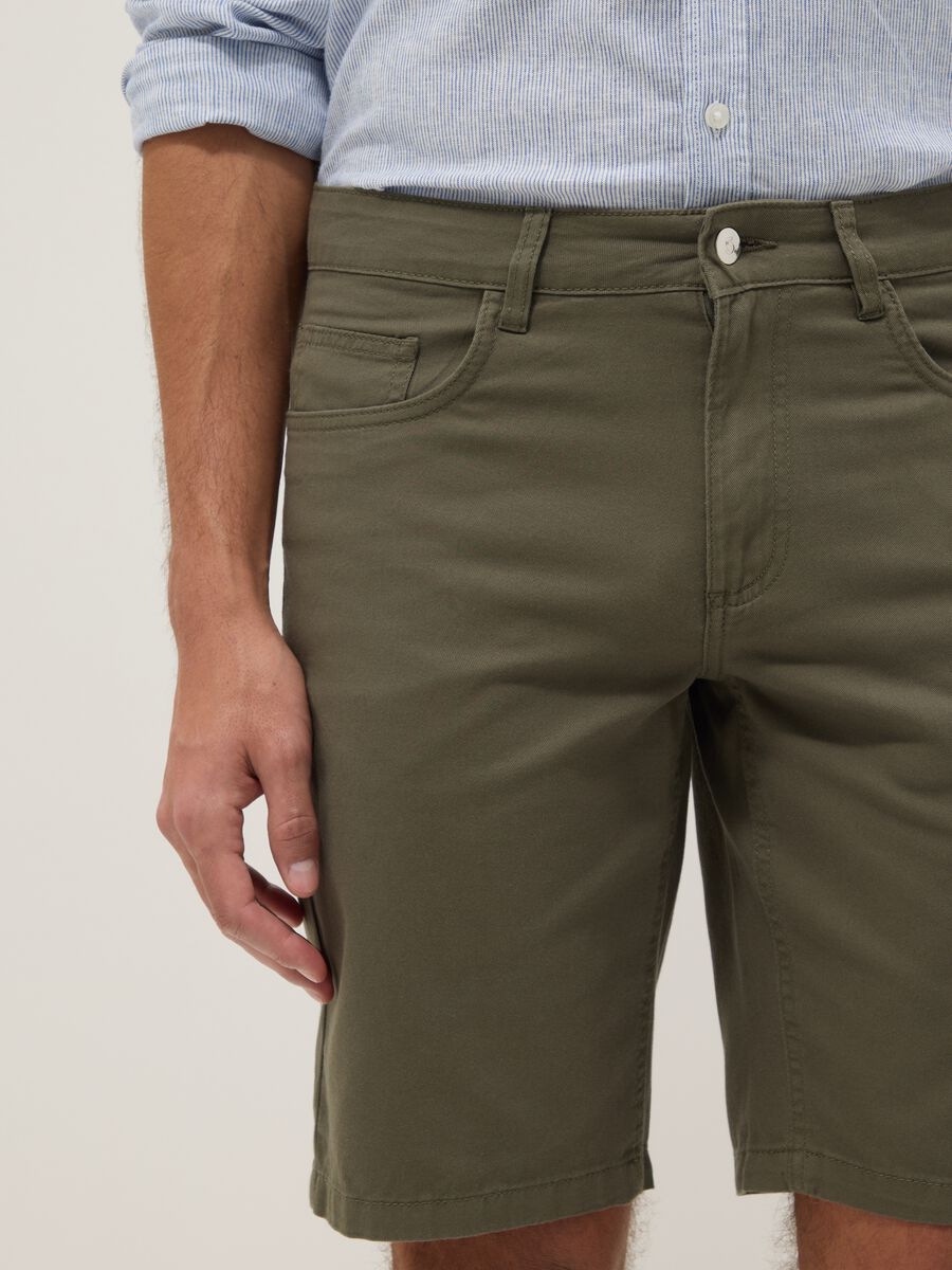 Green pure cotton regular-fit shorts_3