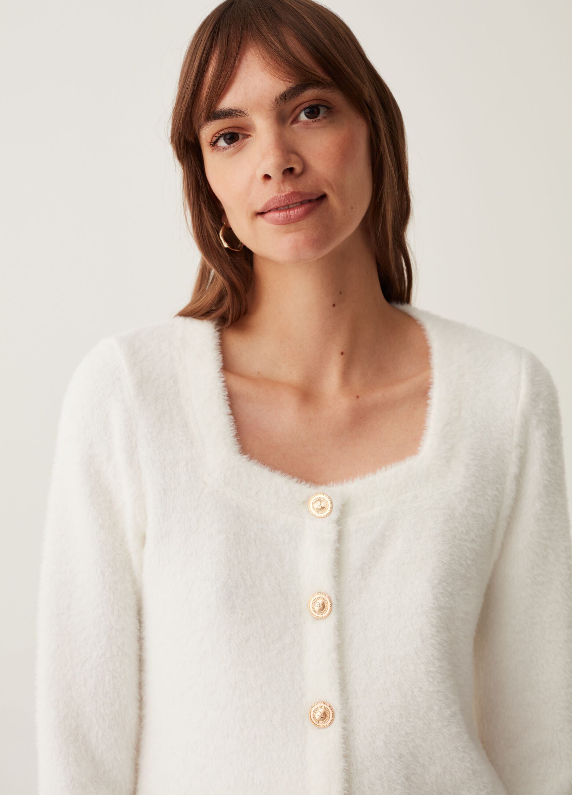 Cardigan con bottoni dorati_1