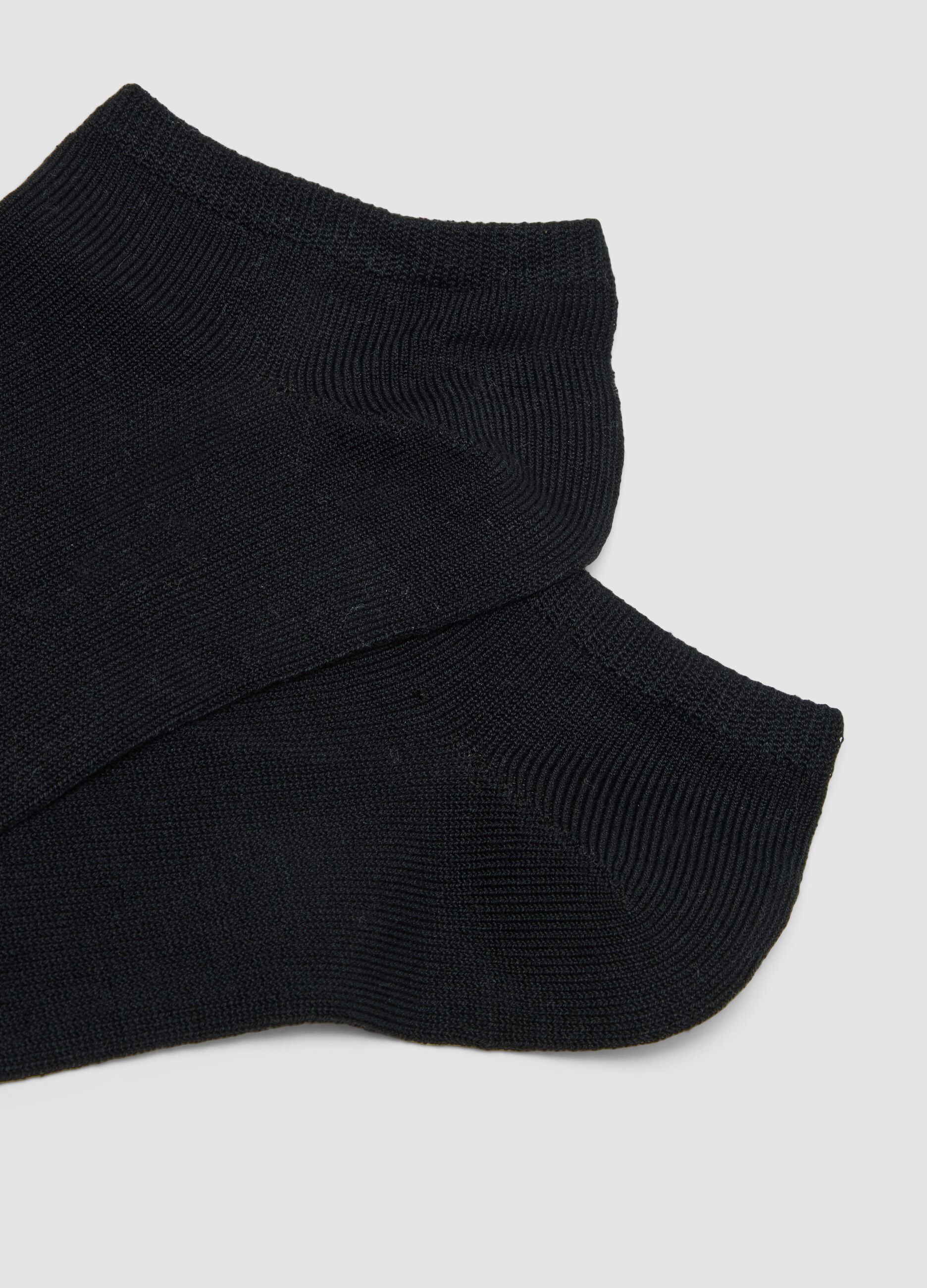 3-pack black organic cotton ankle sports socks