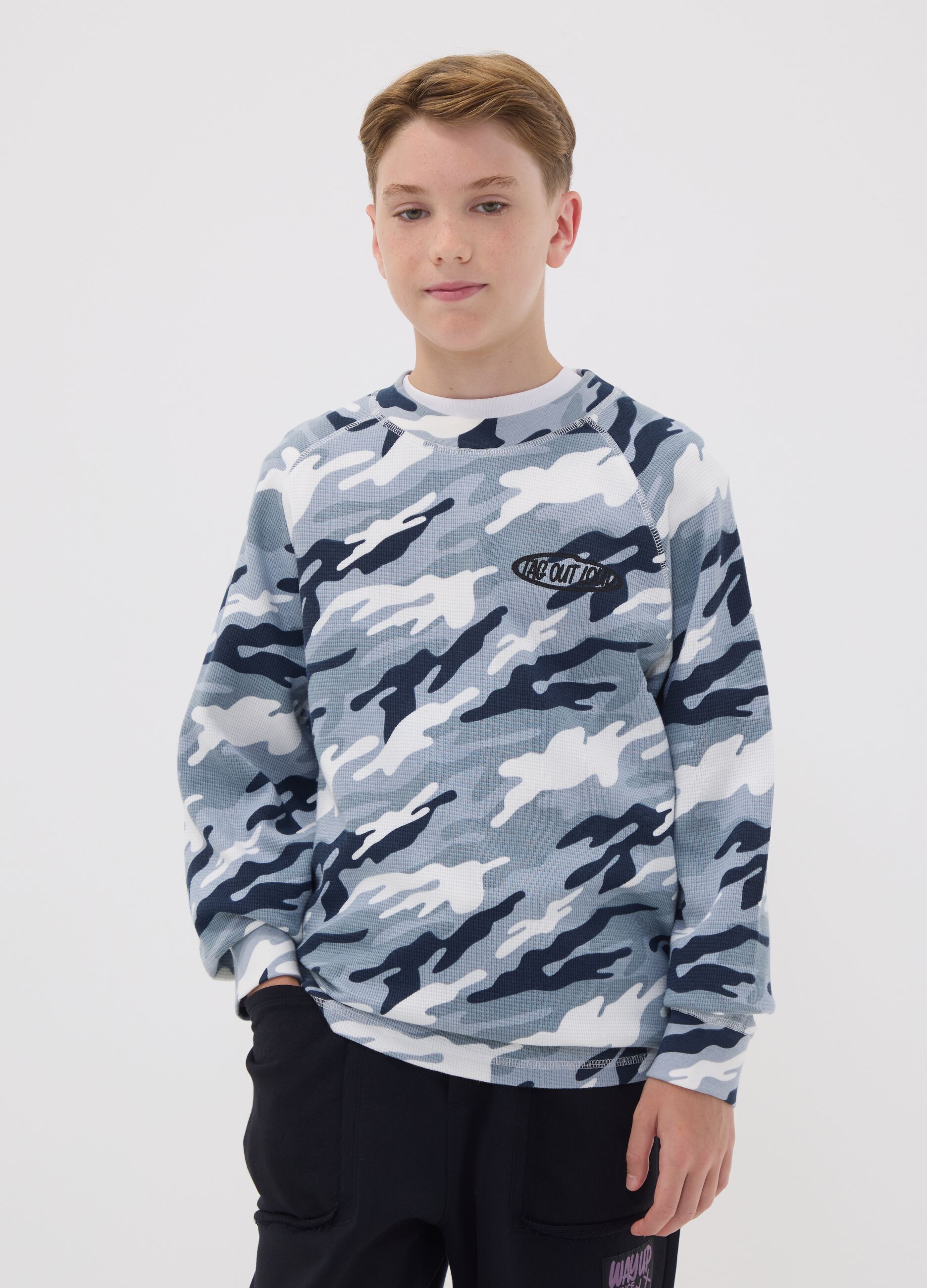 Multicolour relaxed-fit pure cotton T-shirt with camouflage print for boys