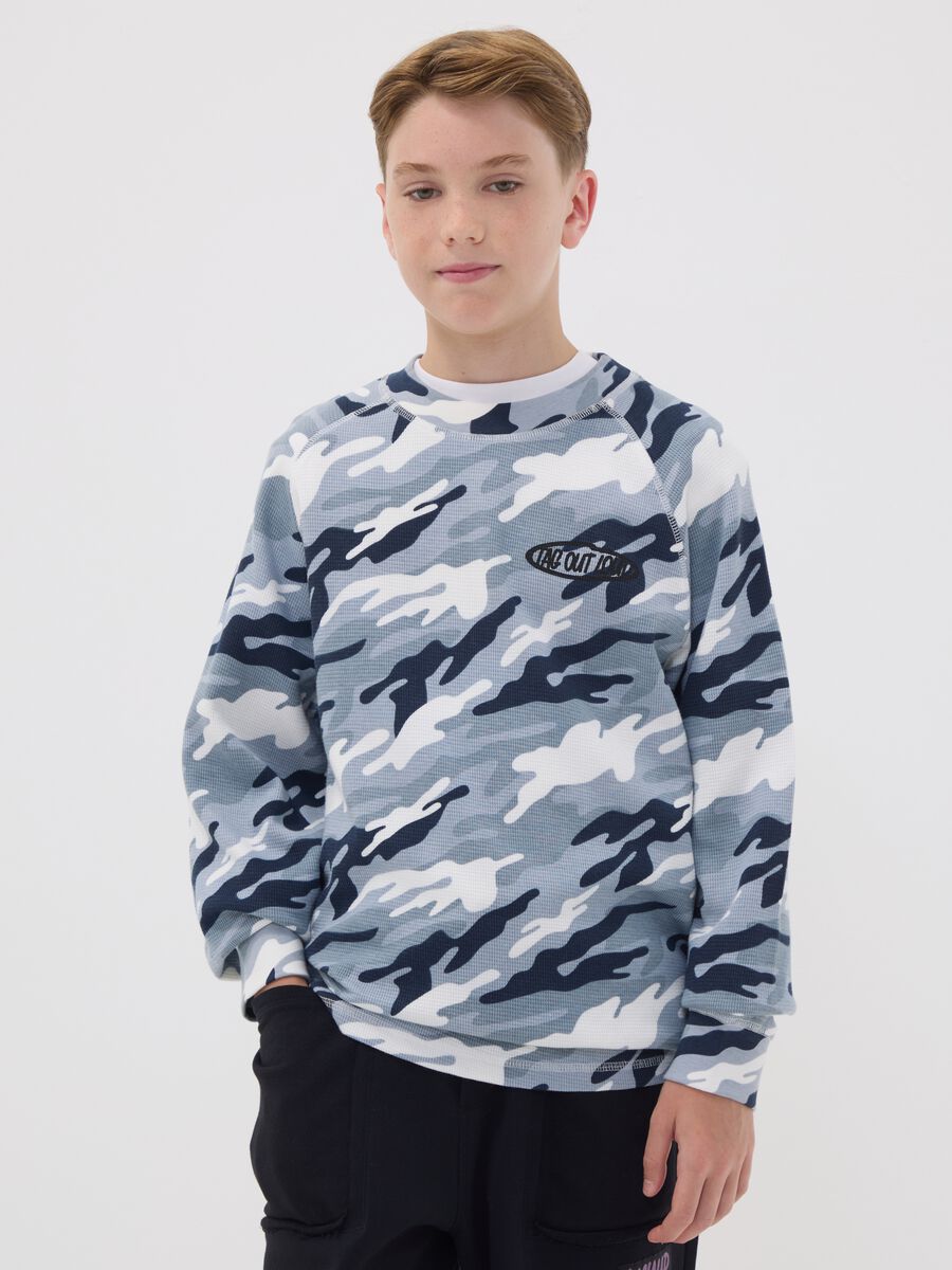 T-shirt relaxed fit multicolor in puro cotone con stampa camouflage per ragazzo_0