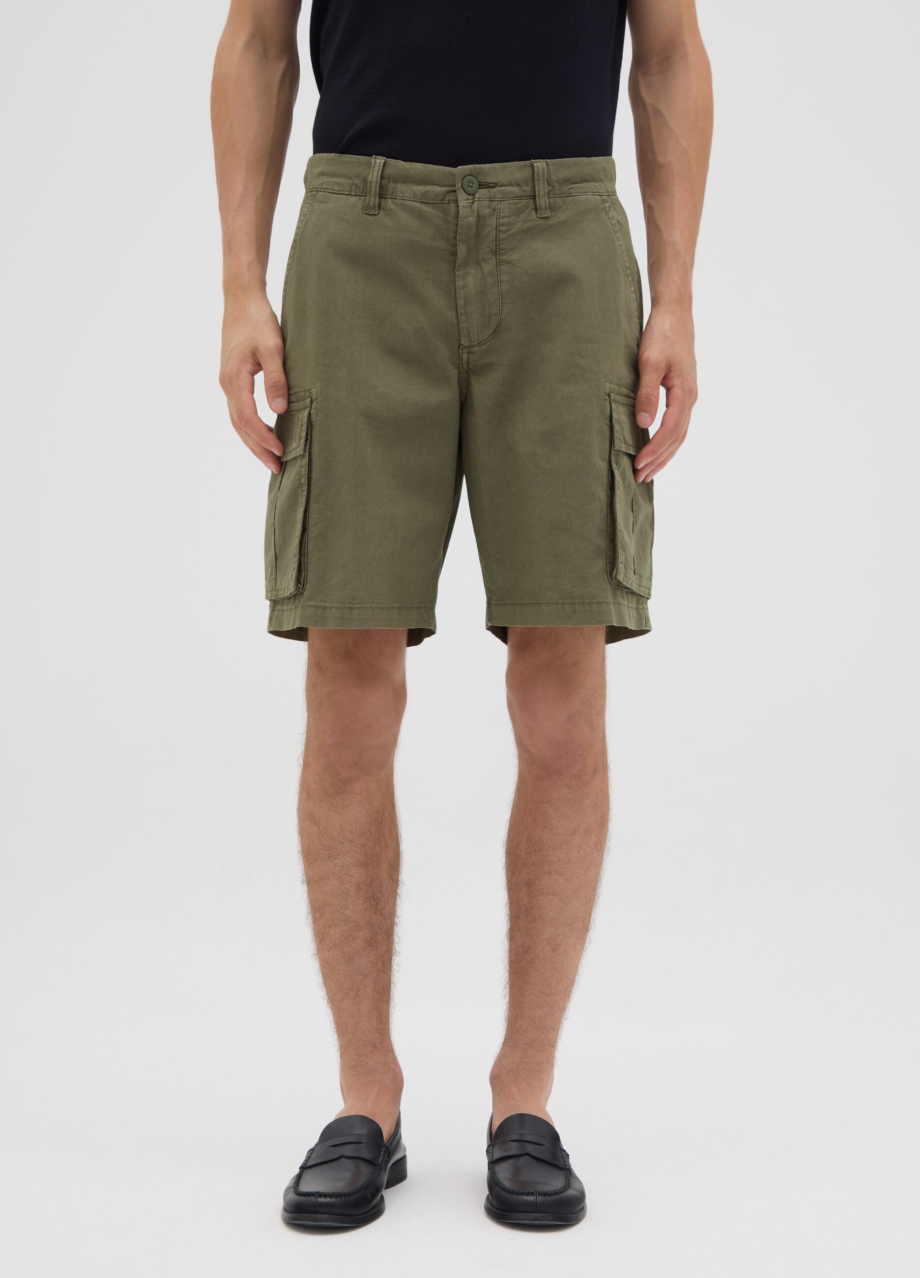 Men's green regular fit linen blend cargo shorts