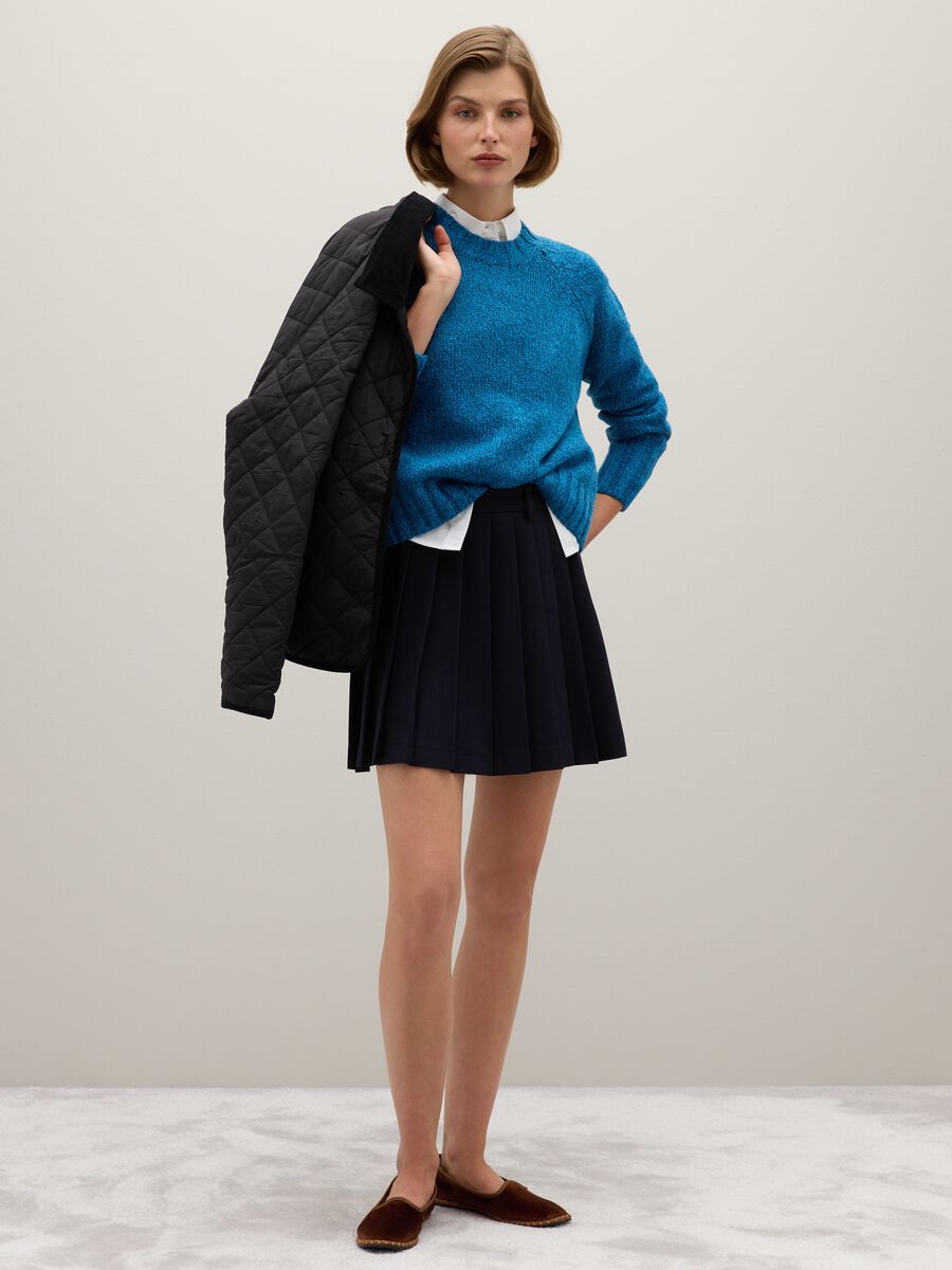 Pullover blu con collo rotondo e lavorazione a maglia jersey_2