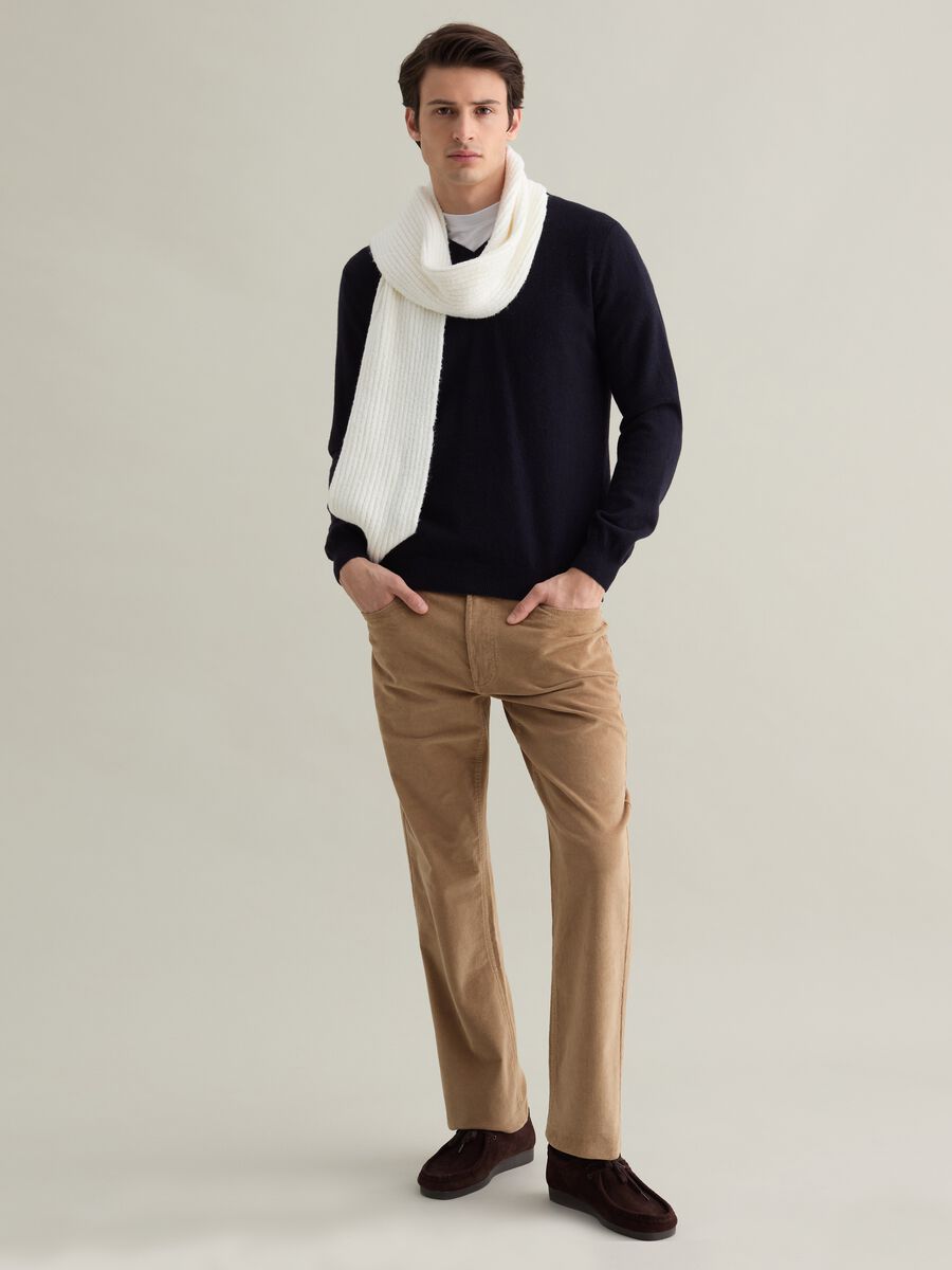 Lambswool pullover with V neck_1