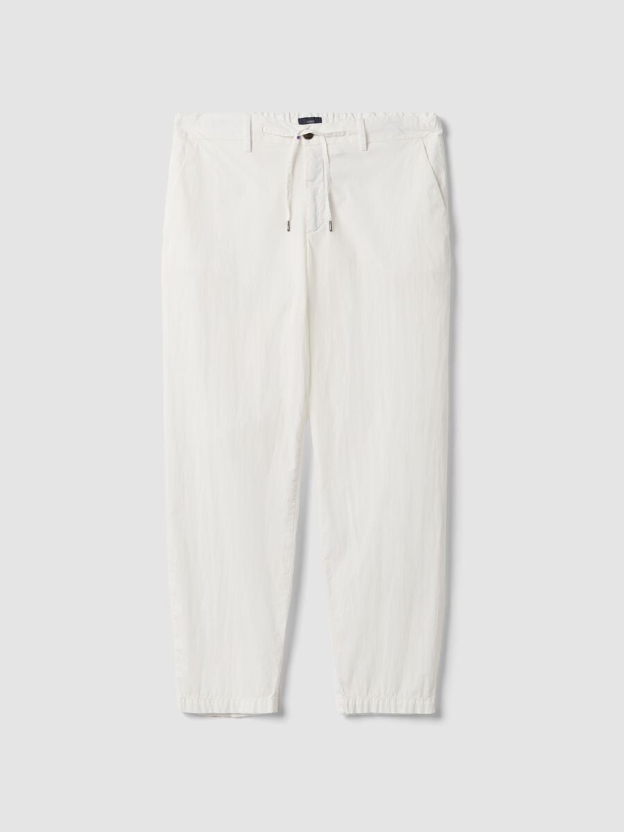 Pantaloni chino bianchi in cotone elasticizzato carrot fit_4