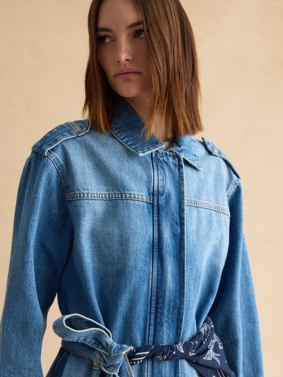 Regular fit pure cotton blue denim jacket with belt_0