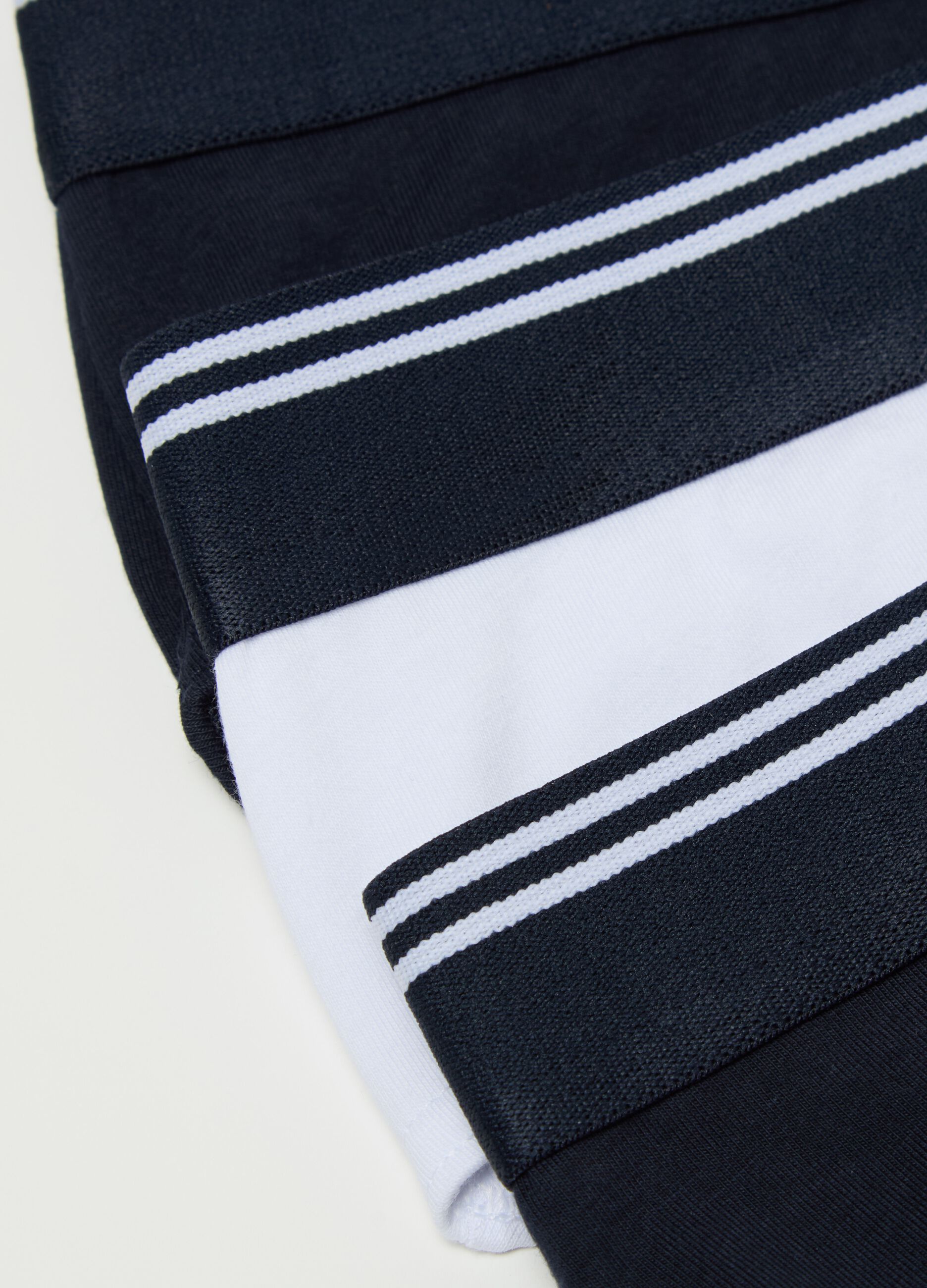 Three-pack briefs in stretch cotton with striped detail