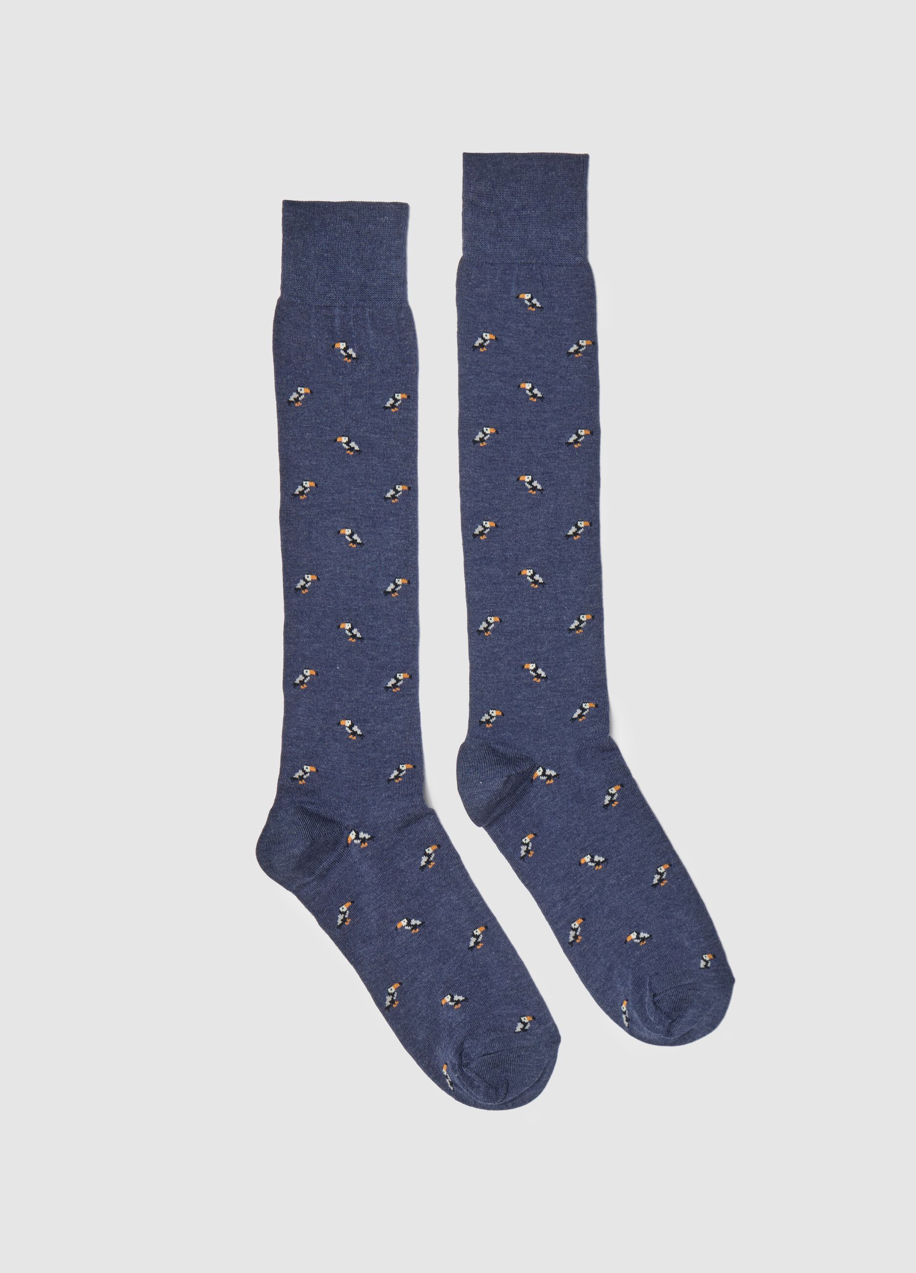 Long stretch viscose socks with design