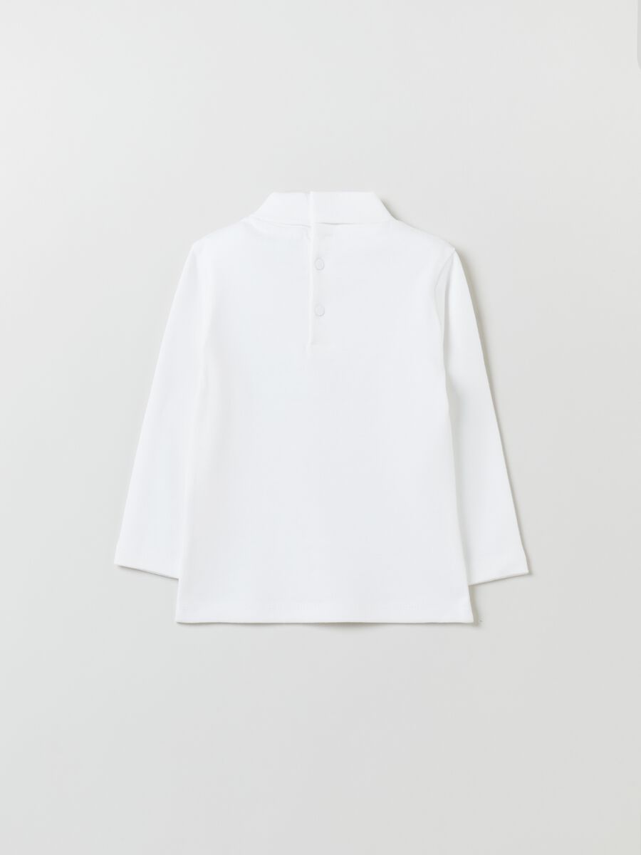 T-shirt a collo alto con stampa natalizia_1