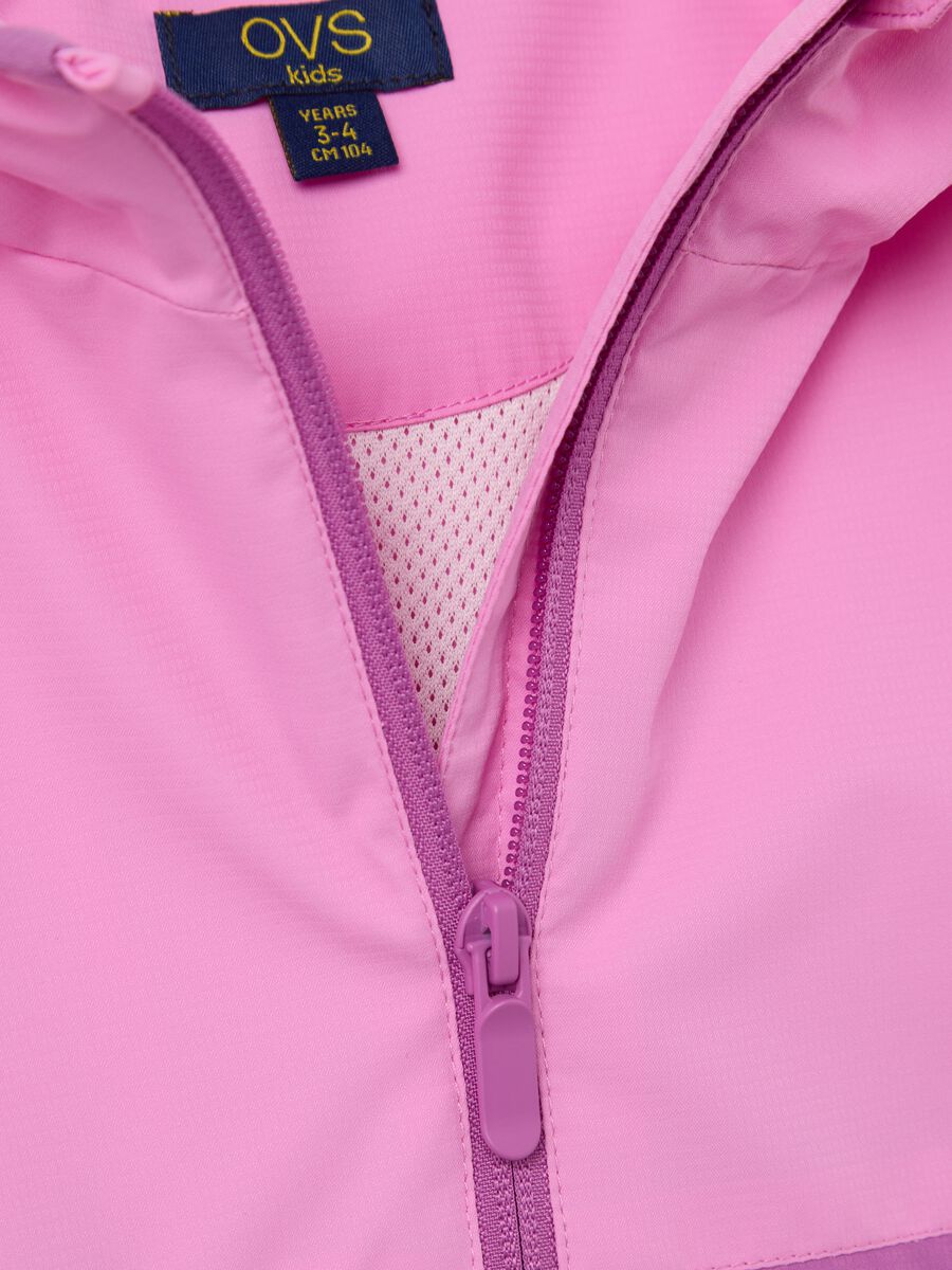 Two-tone rain jacket with hood_2