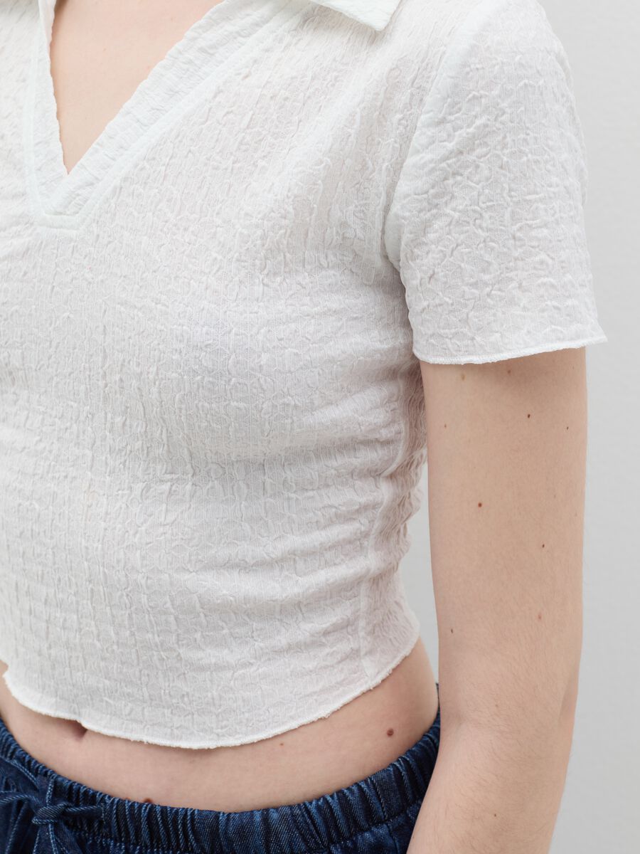 White crinkle-effect crop polo shirt_2
