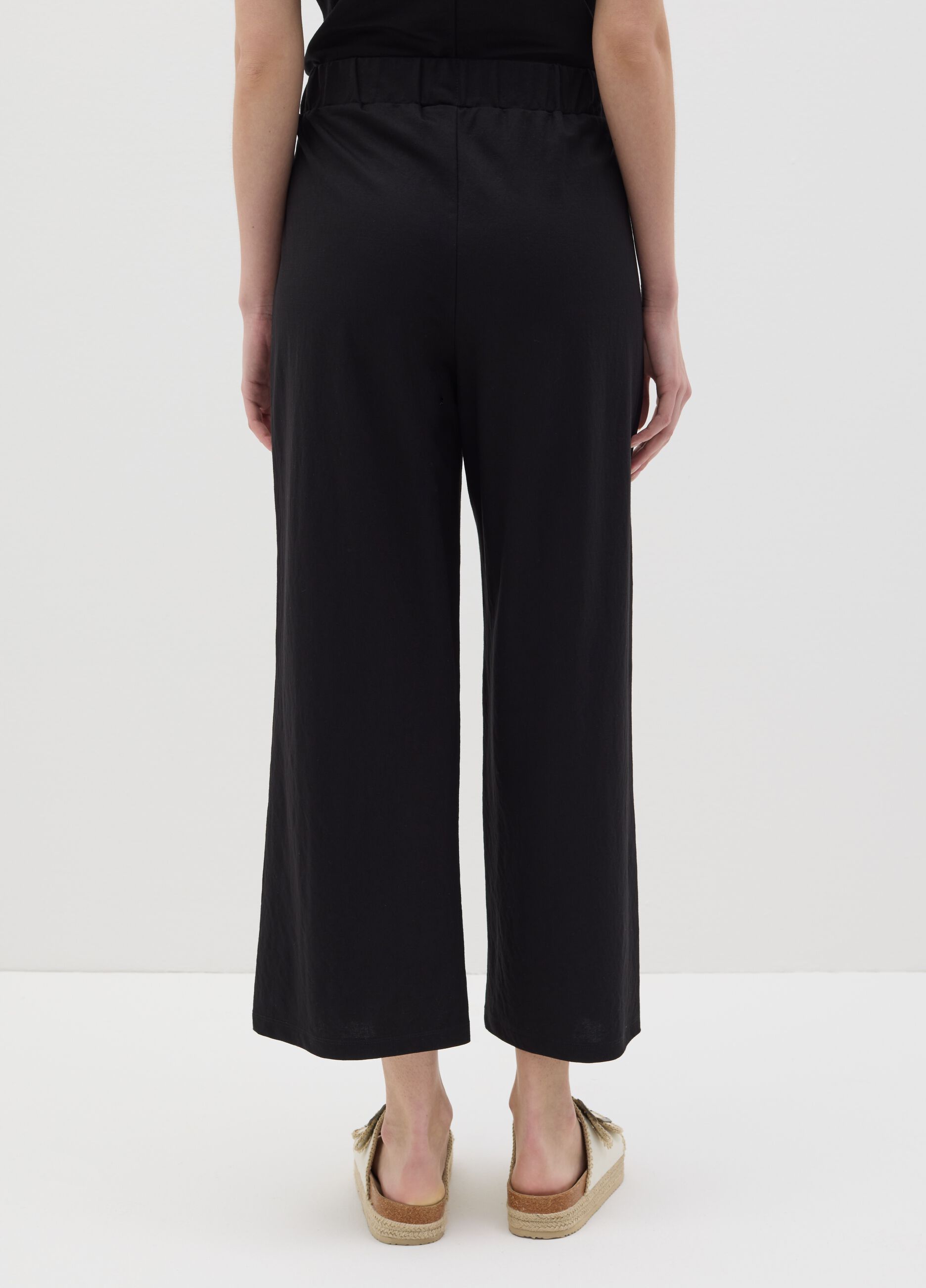 Women's black regular-fit culottes in viscose blend