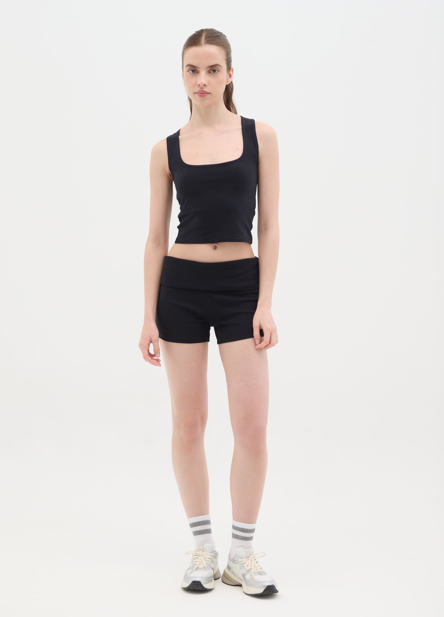 Women's pure cotton black slim fit shorts with turnover