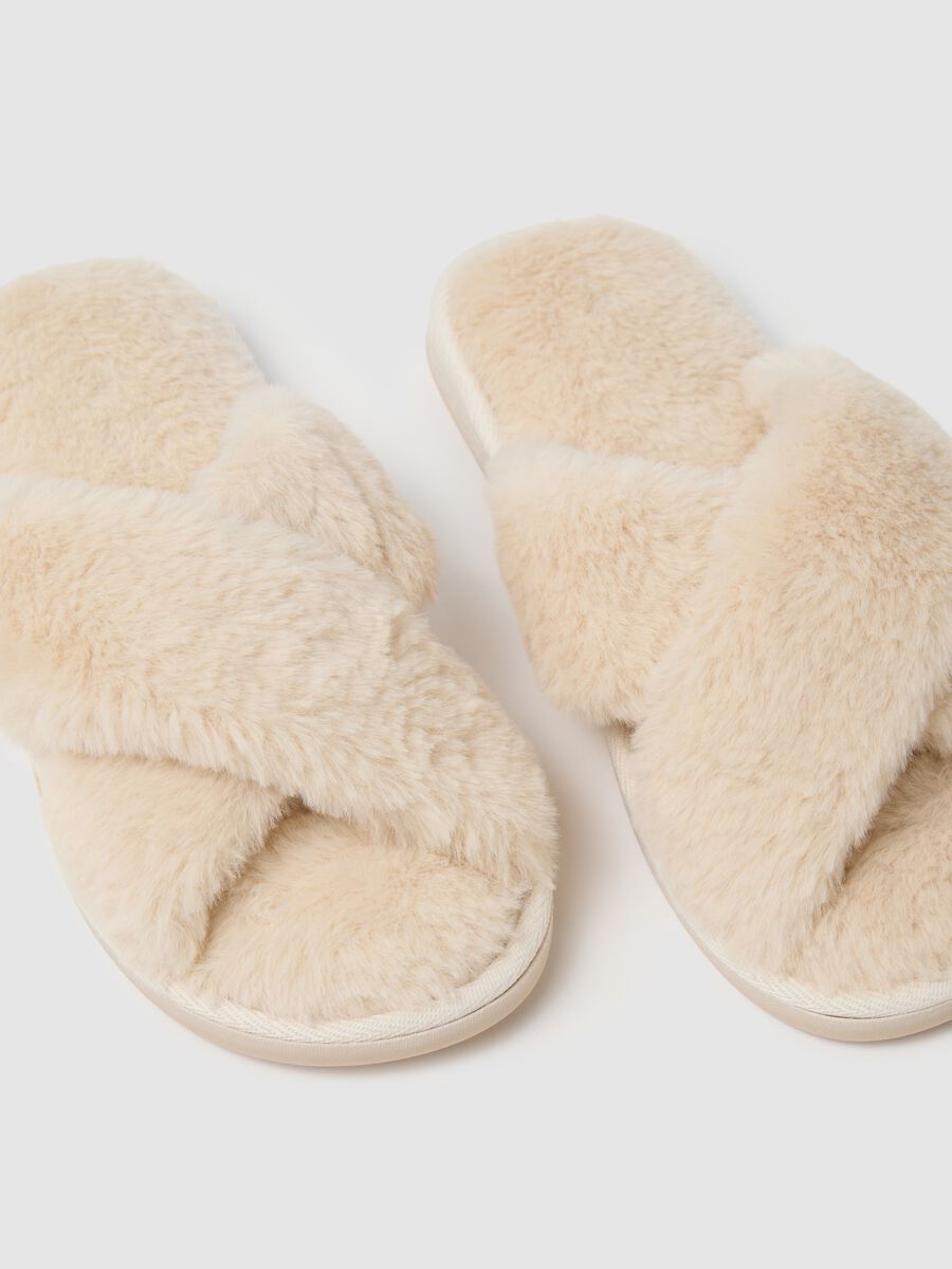 Beige plush women's slippers_1