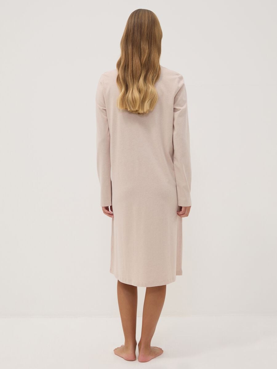 Beige organic cotton-blend nightdress with V-neck_3