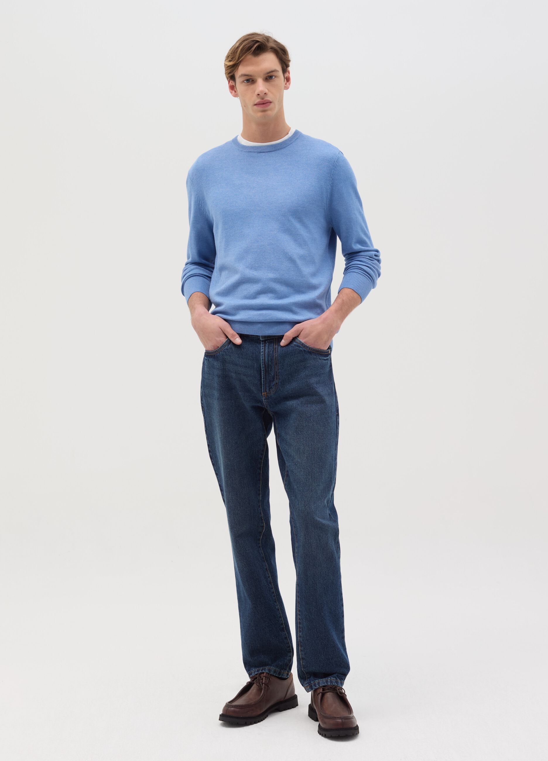 Round neck pullover