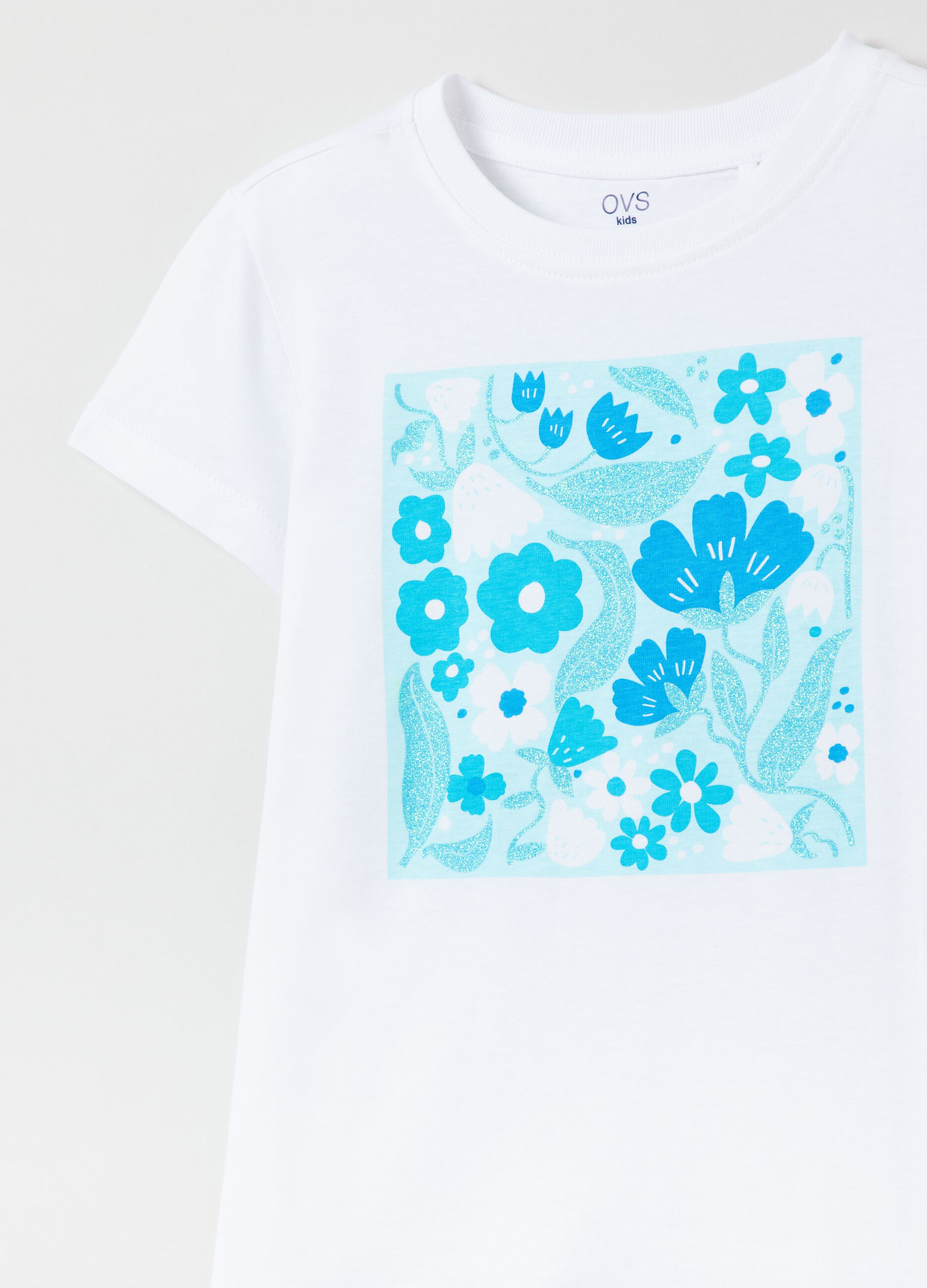 T-shirt con stampa glitter