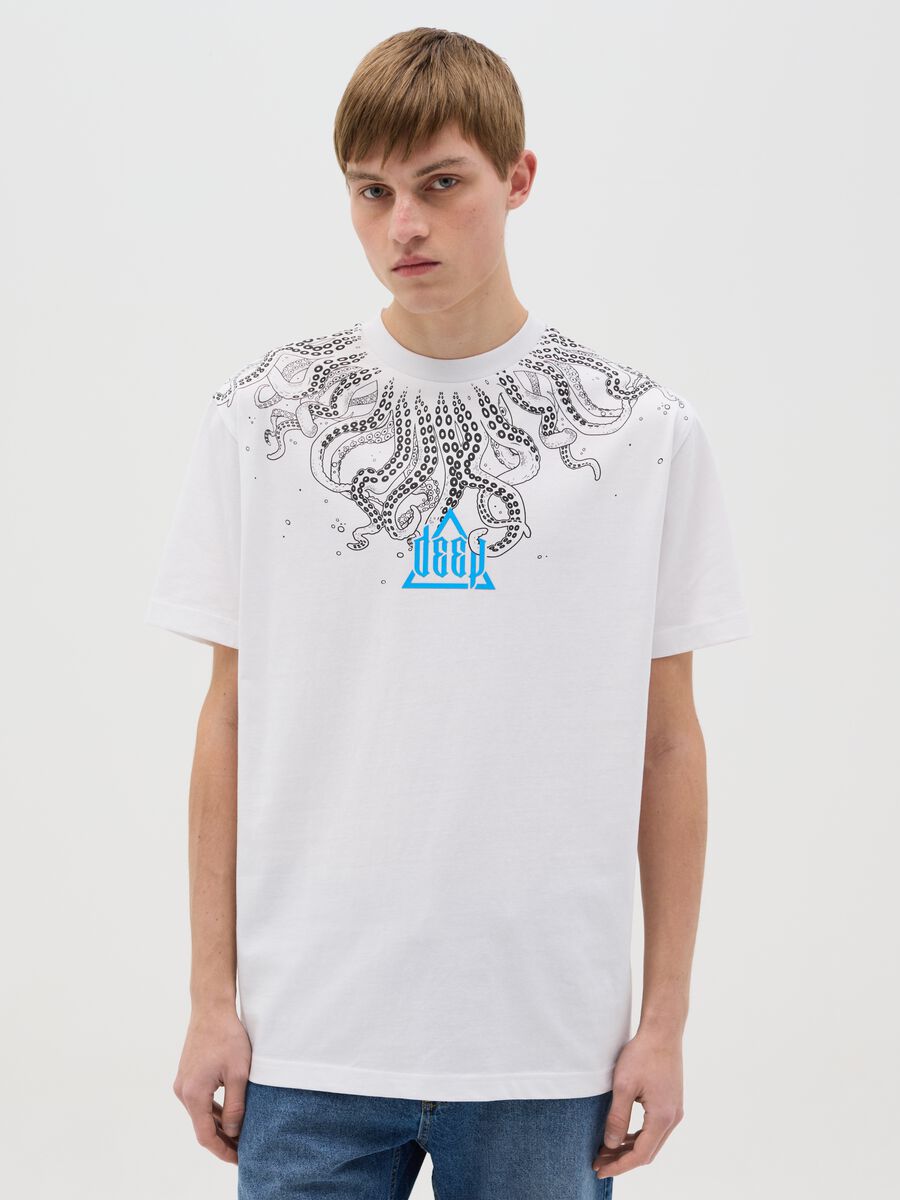 White T-shirt with short sleeves and print_0