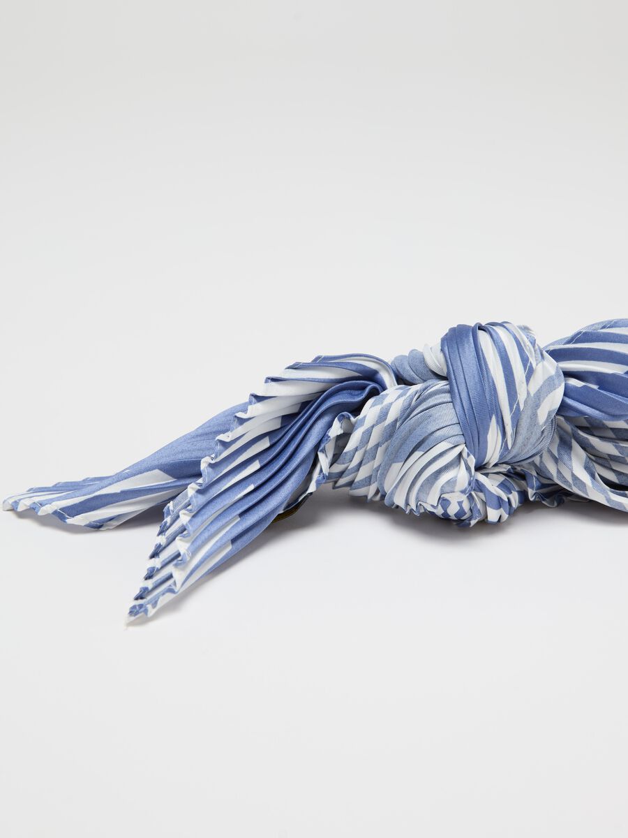 Pleated foulard with all-over print_2