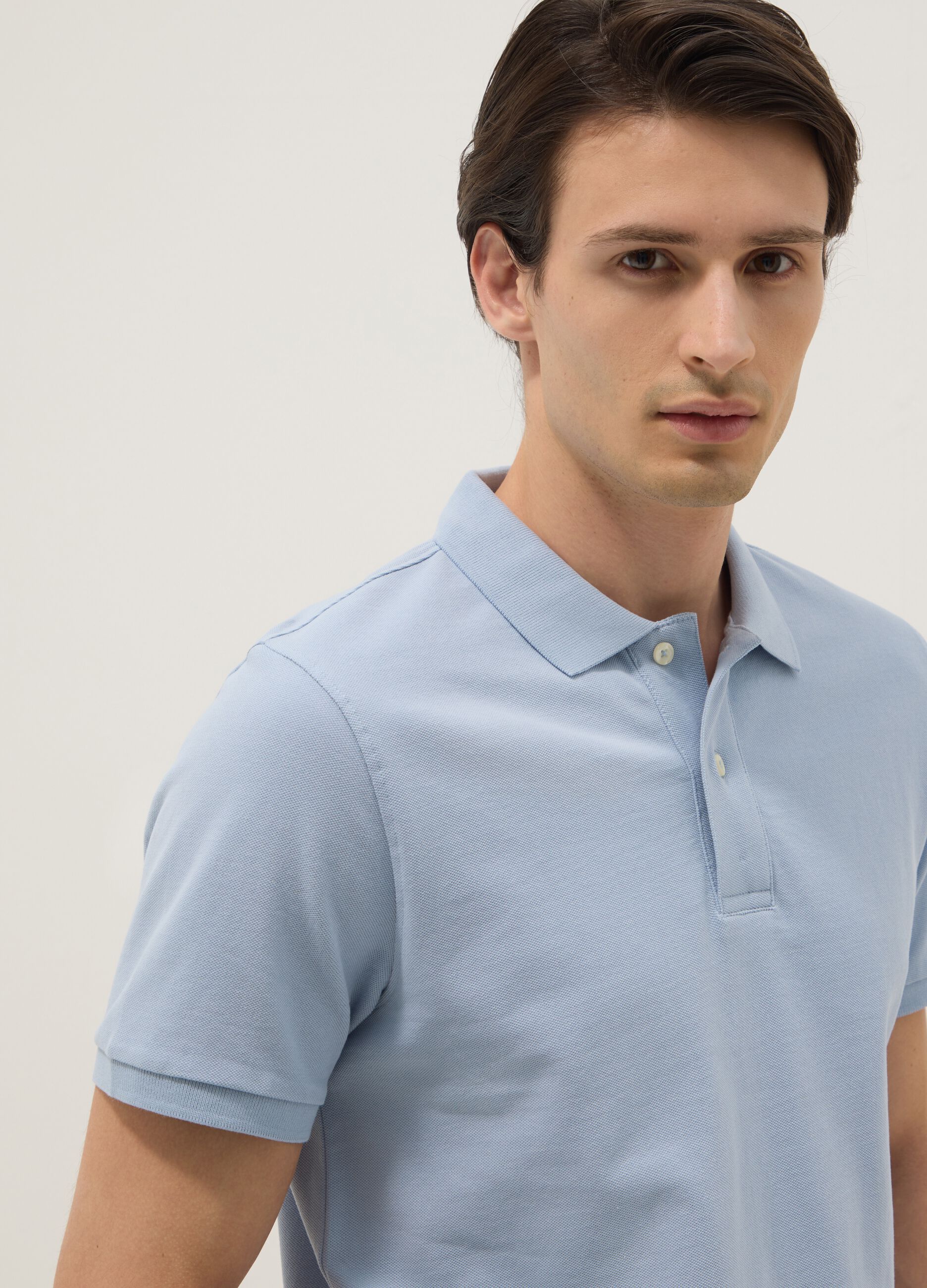 Light blue short-sleeve polo in pure organic cotton, regular fit