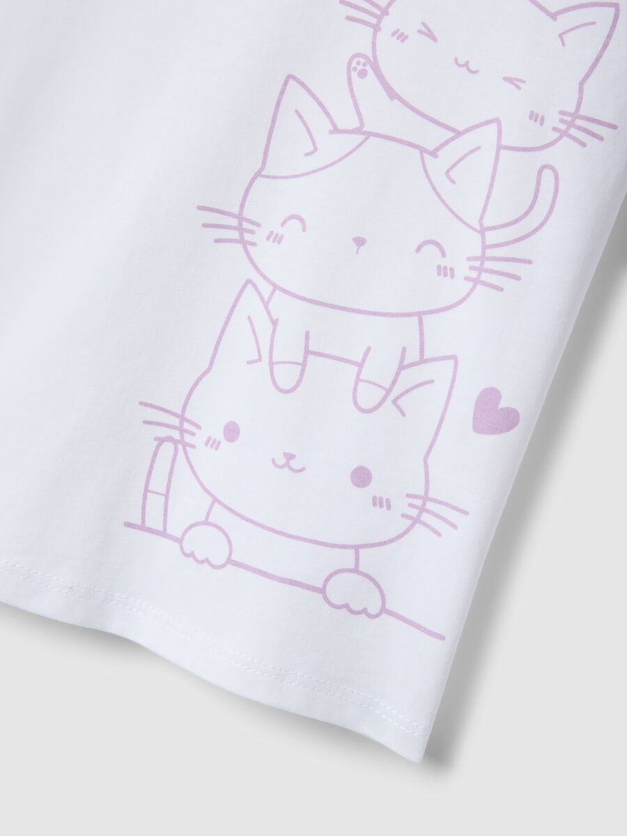 Girls' white cotton t-shirt with cat print, regular fit_3