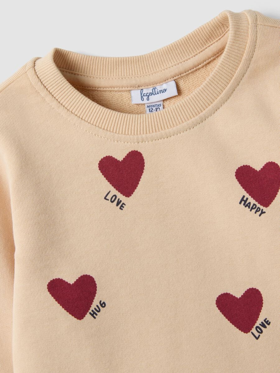 Beige pure cotton crew-neck sweatshirt with heart print for baby girl_2