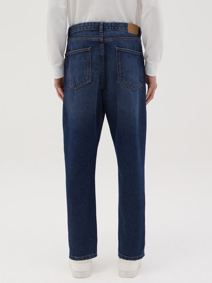 Tapered-fit regular jeans with fading_3