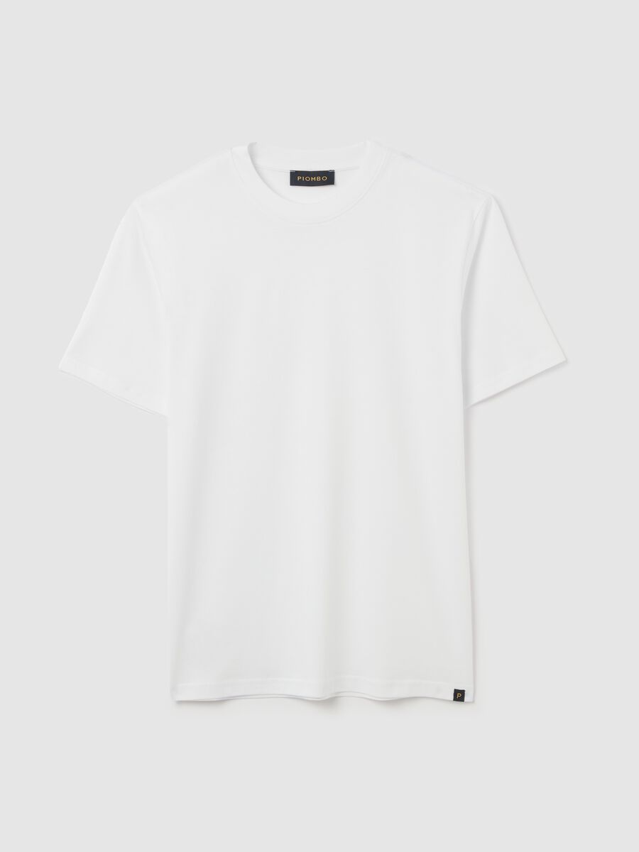 Plain cotton T-shirt with round neck._4