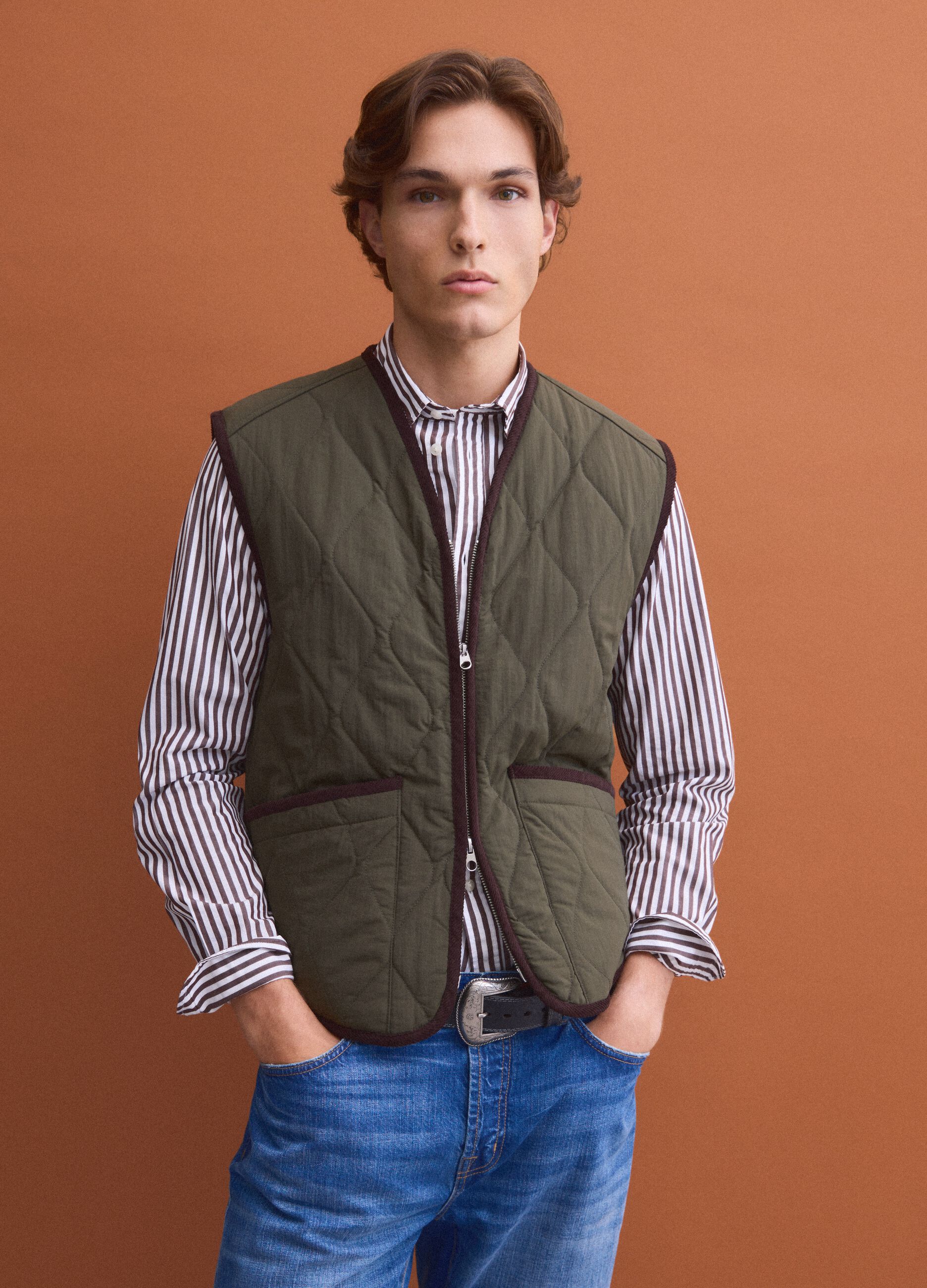 Green quilted gilet with zip, regular fit