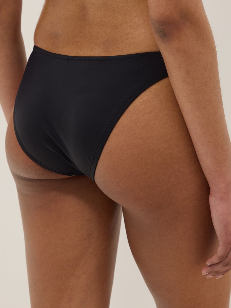 Black stretchy bikini bottoms_2