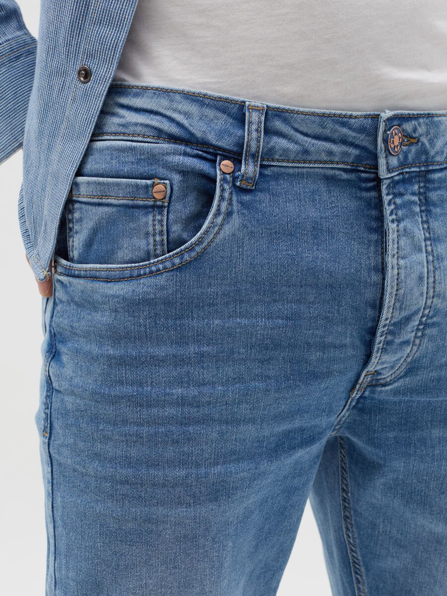 Slim-fit jeans with fading_2