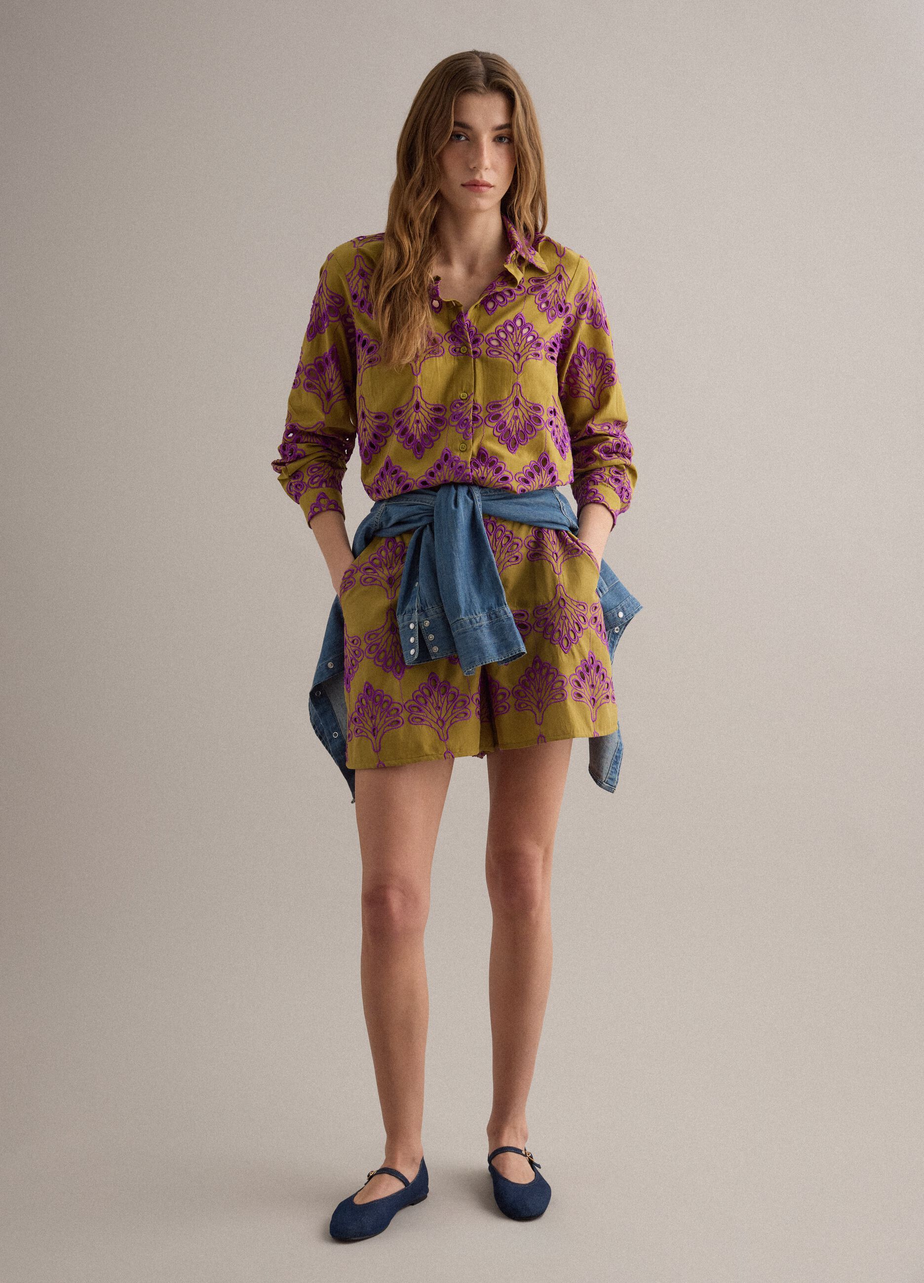 Multicolour pure cotton shorts with openwork embroidery, regular fit