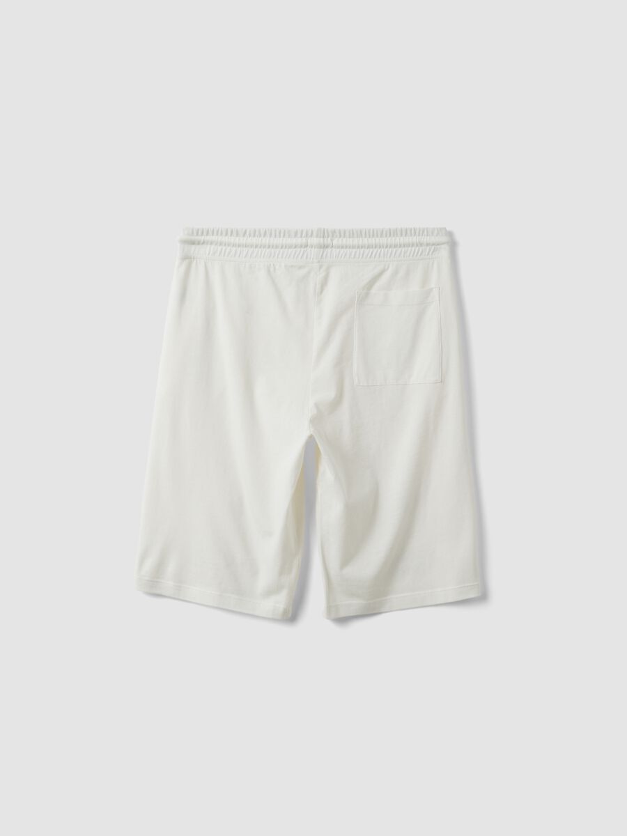 Boys' pure cotton white shorts, regular fit, with prints_1