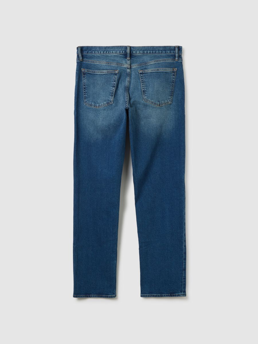 Straight-fit jeans with mid-rise waist_5