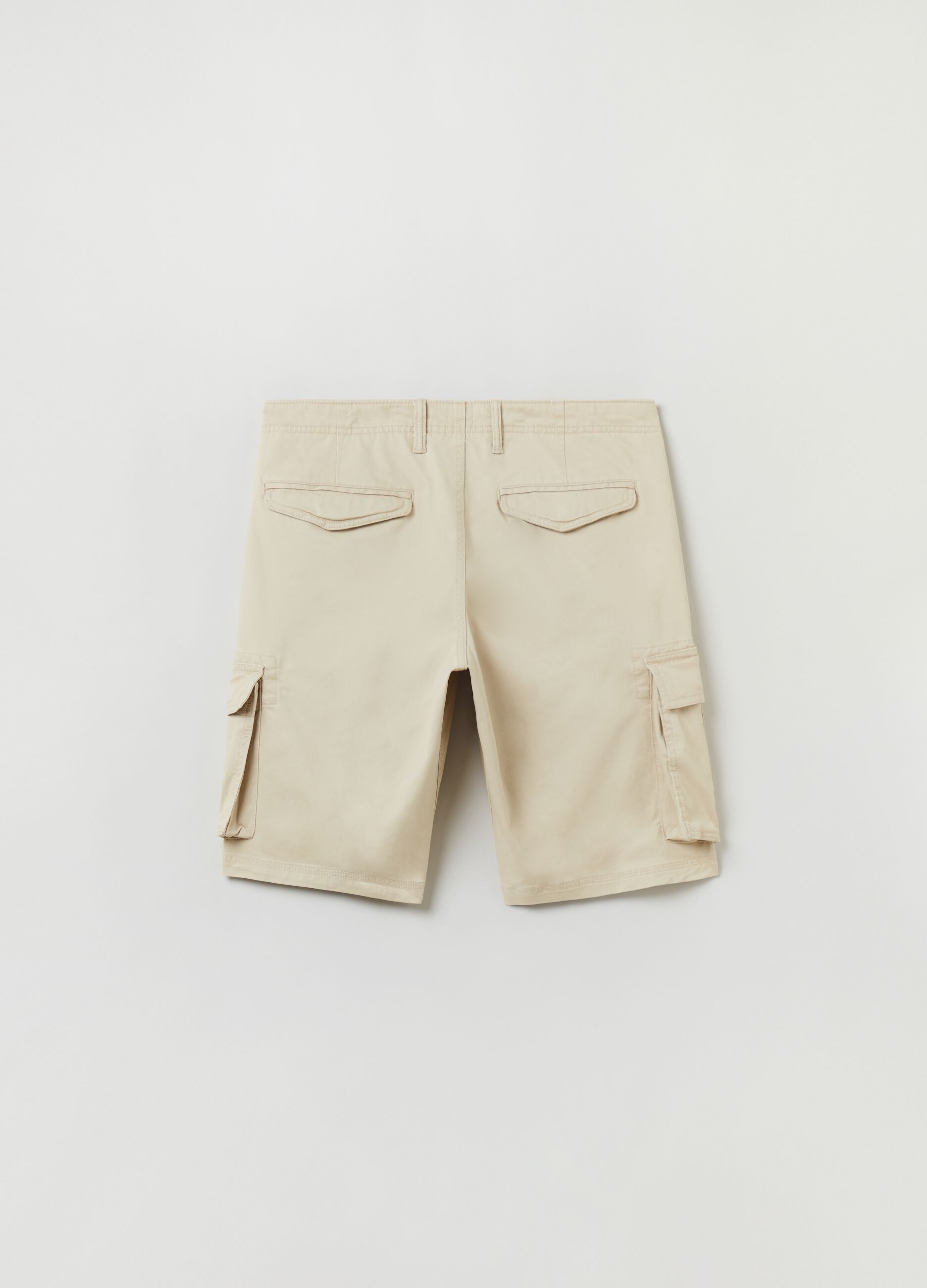 Bermuda cargo shorts in cotton and Lyocell