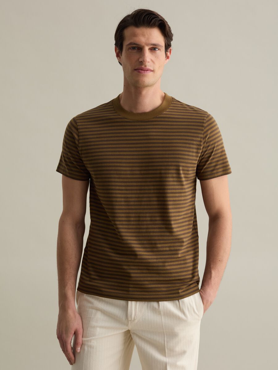 Striped T-shirt with round neck_0