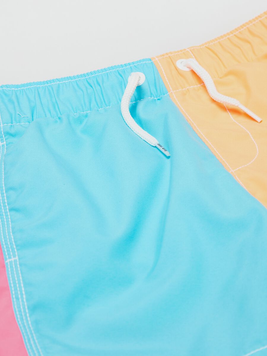 Swim shorts in recycled polyester with drawstring_2