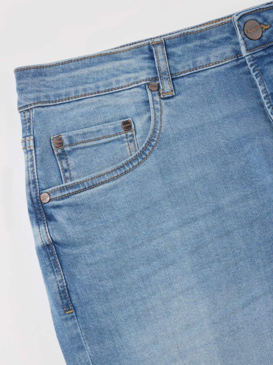 Slim-fit jeans with five pockets_5