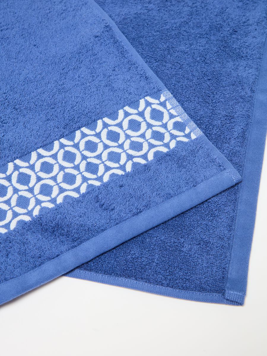 Face towel with dots patterned trim_2