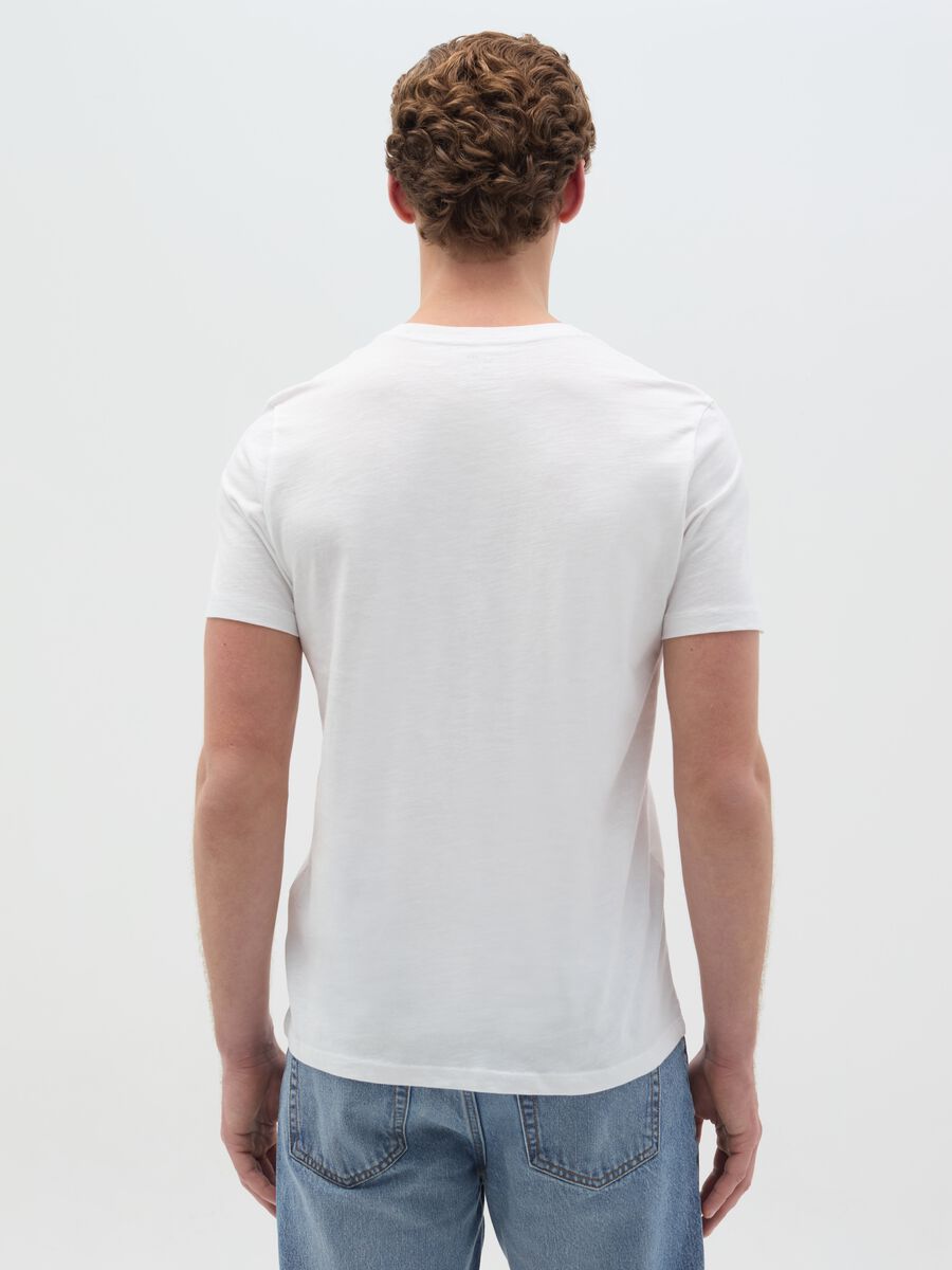 Slub cotton T-shirt with V neck_3