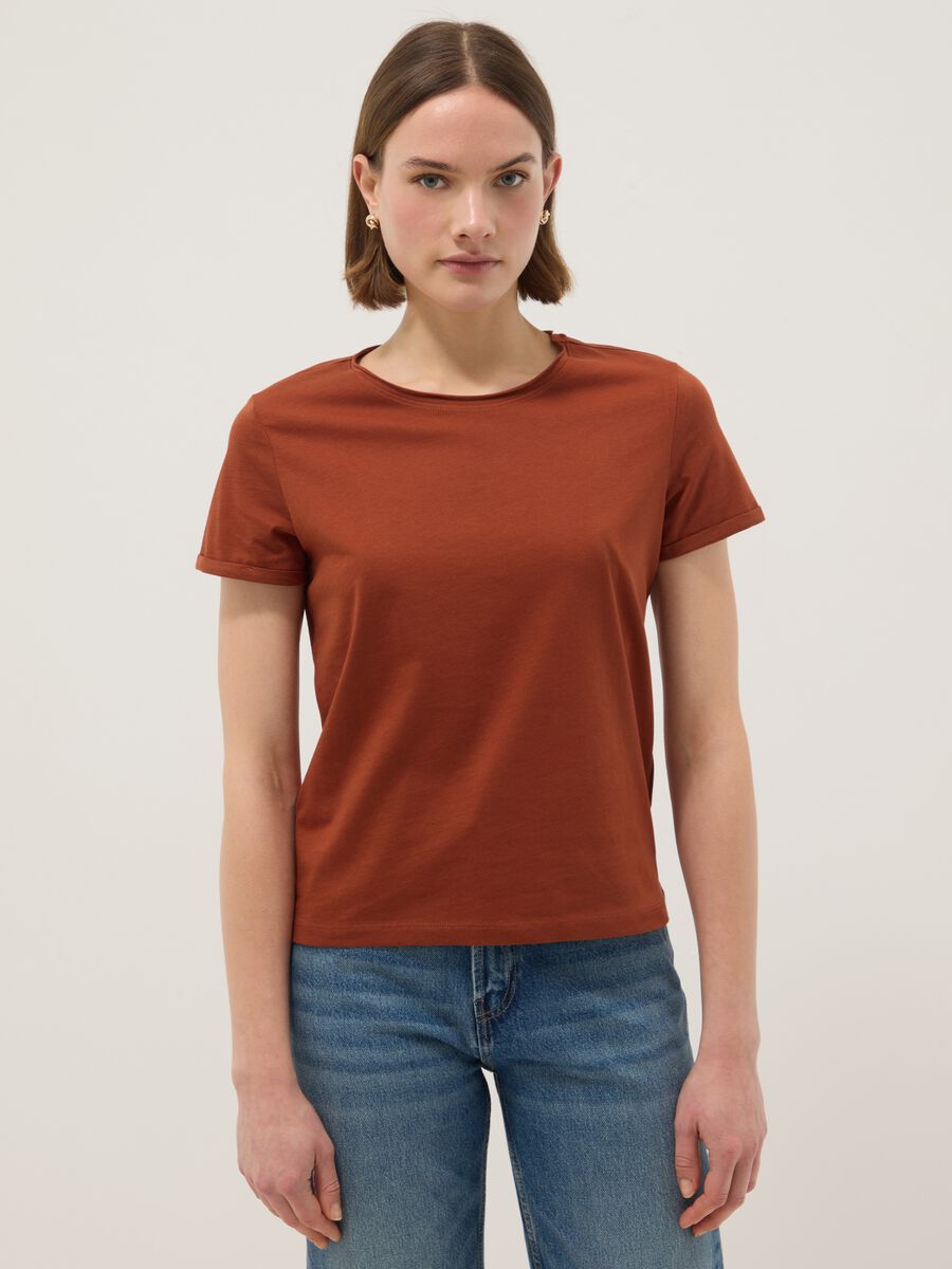 T-shirt a maniche corte in puro cotone marrone regular fit_0