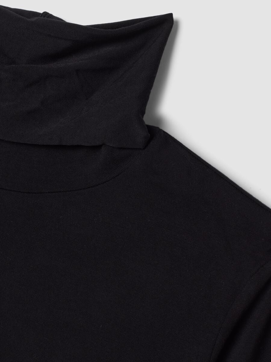 Maglia nera in viscosa elasticizzata con colletto rialzato slim fit_1