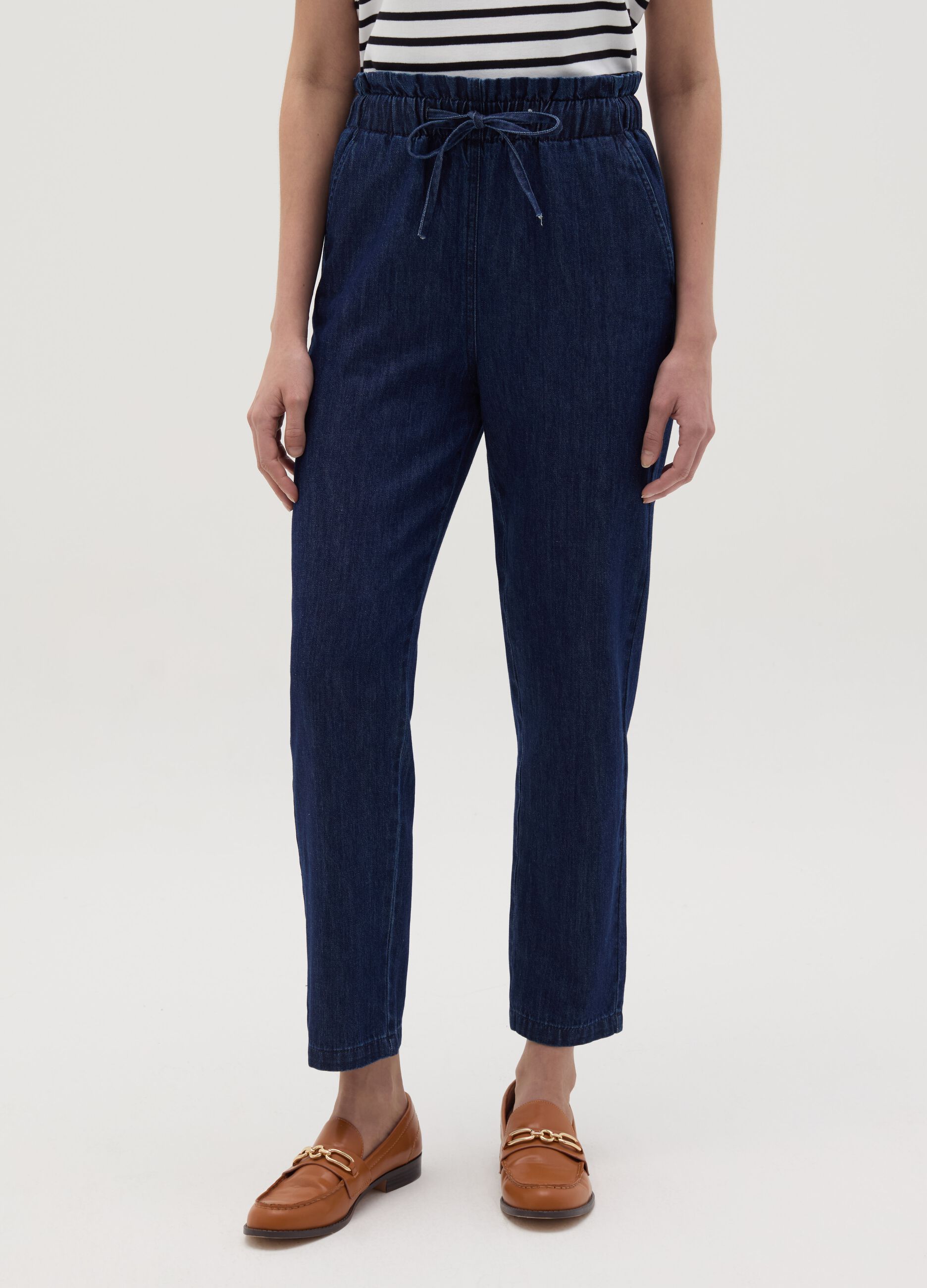 Joggers cropped in denim con coulisse