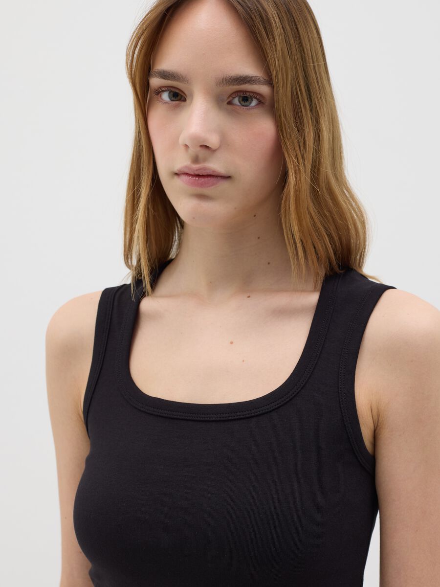 Women’s black fitted vest top in stretch cotton_3