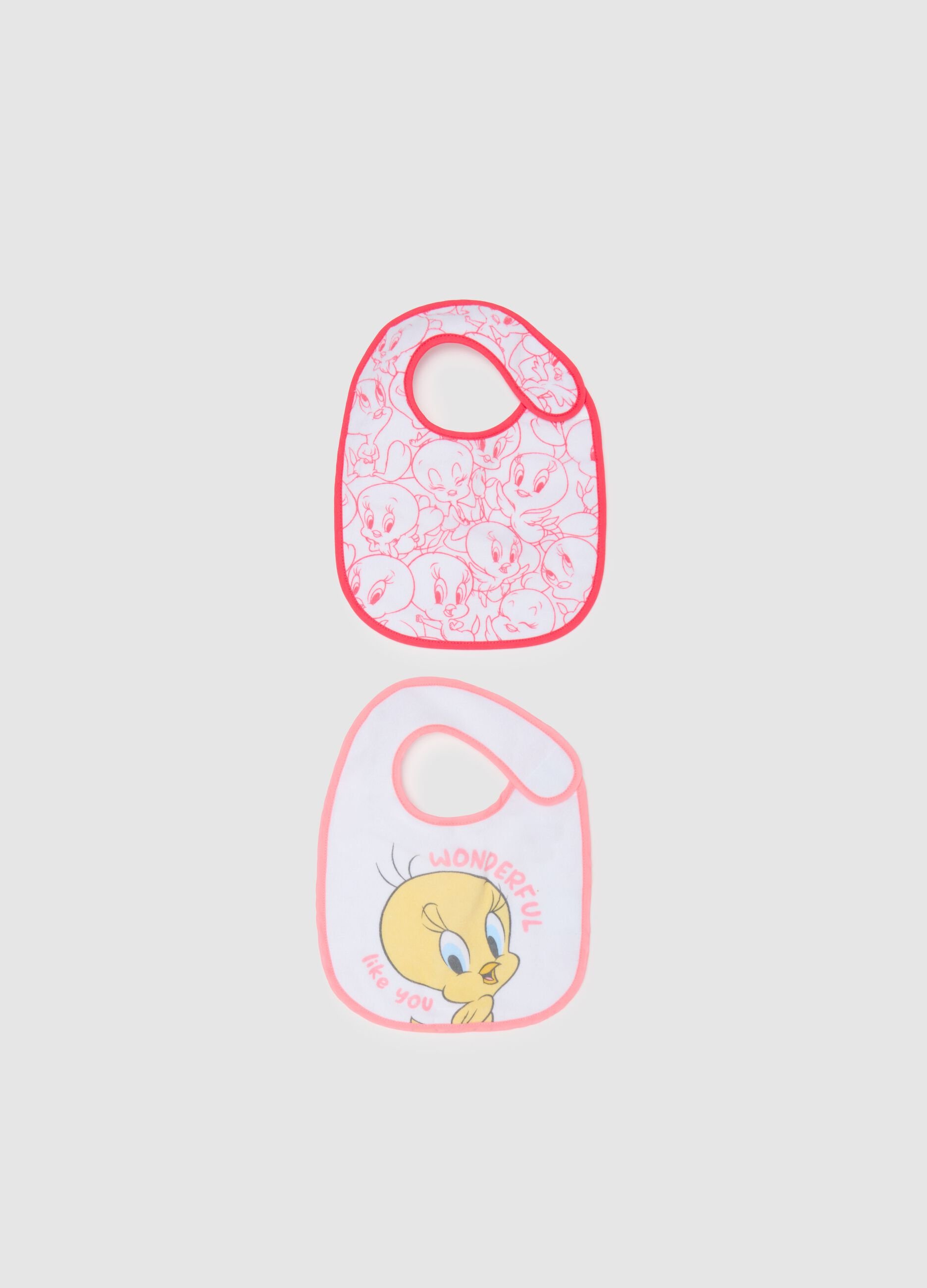 Baby bibs in cotton polyester blend with Tweety prints