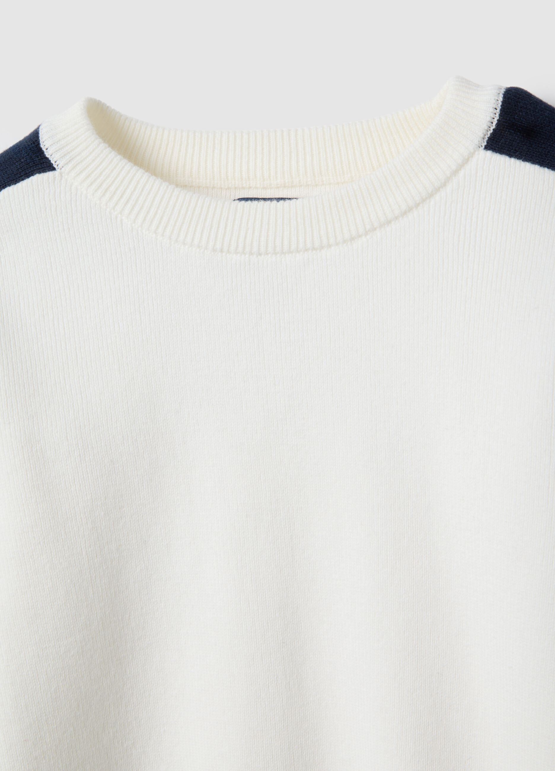 Maglia in puro cotone bianca a righe blu vestibilit&agrave; over da bambino