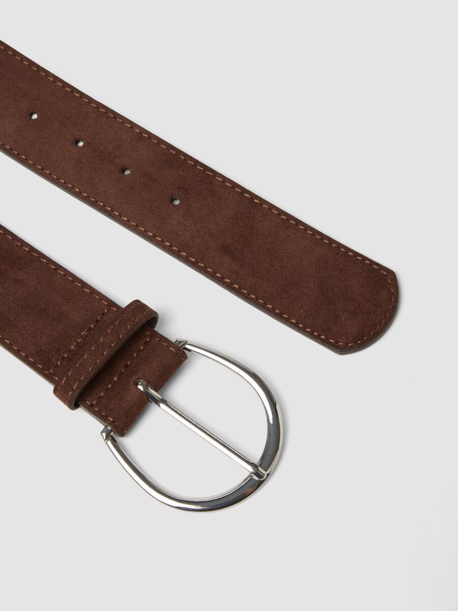 Brown belt with oval metal buckle_1